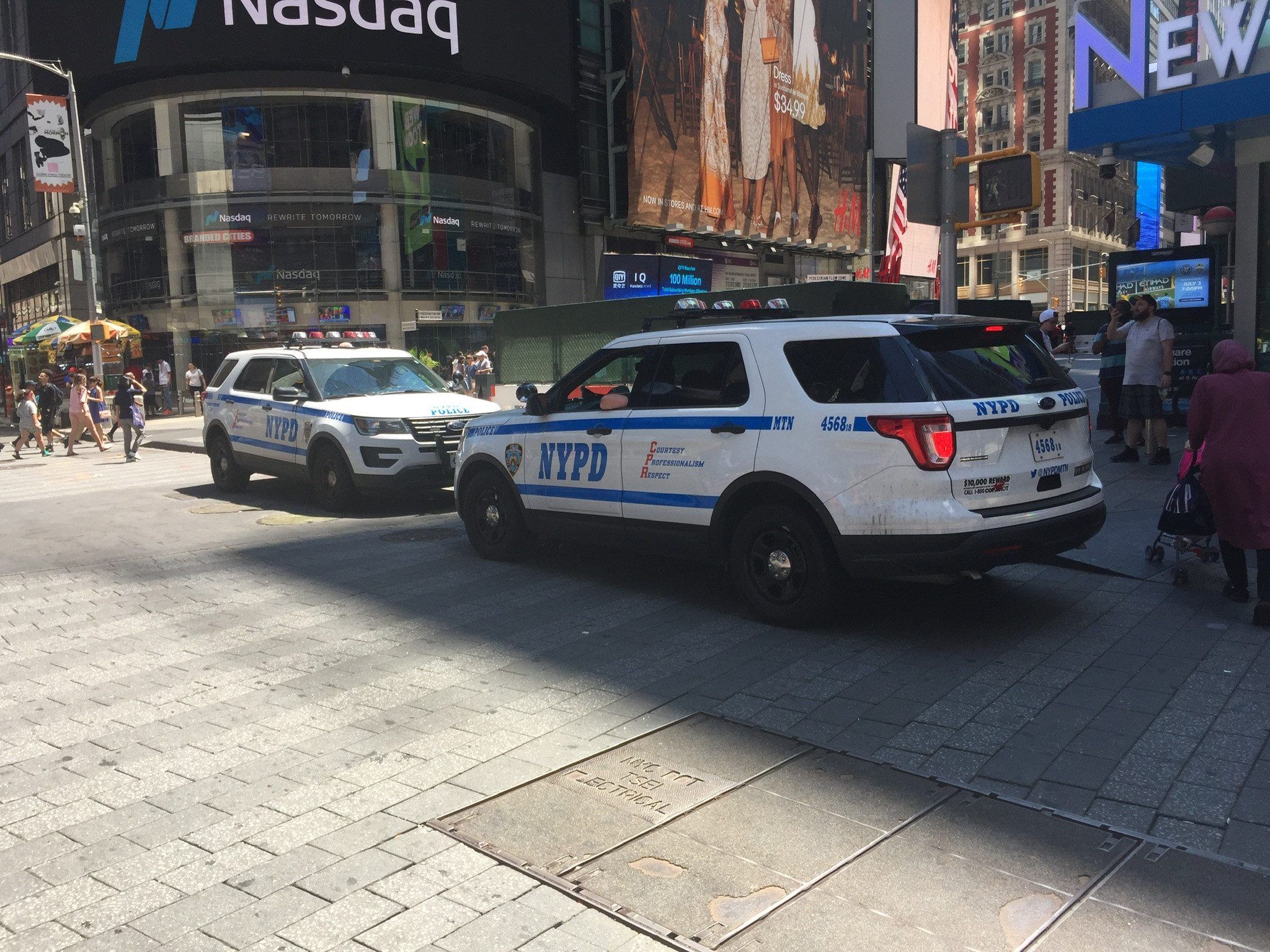 A photo  of New York Police Department
            Cruiser 4568 18, a 2018 Ford Police Interceptor Utility             taken by @riemergencyvehicles