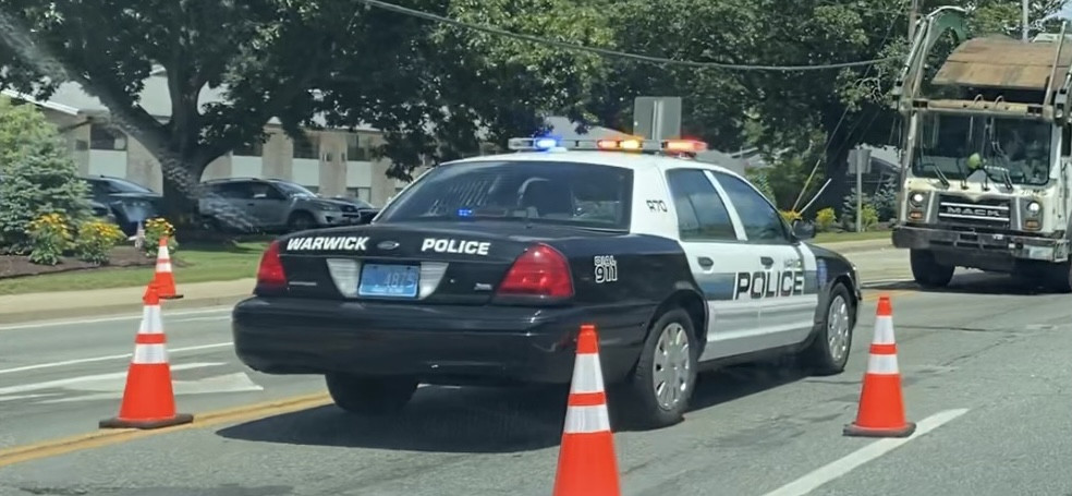 A photo  of Warwick Police
            Cruiser R-70, a 2009-2011 Ford Crown Victoria Police Interceptor             taken by @riemergencyvehicles