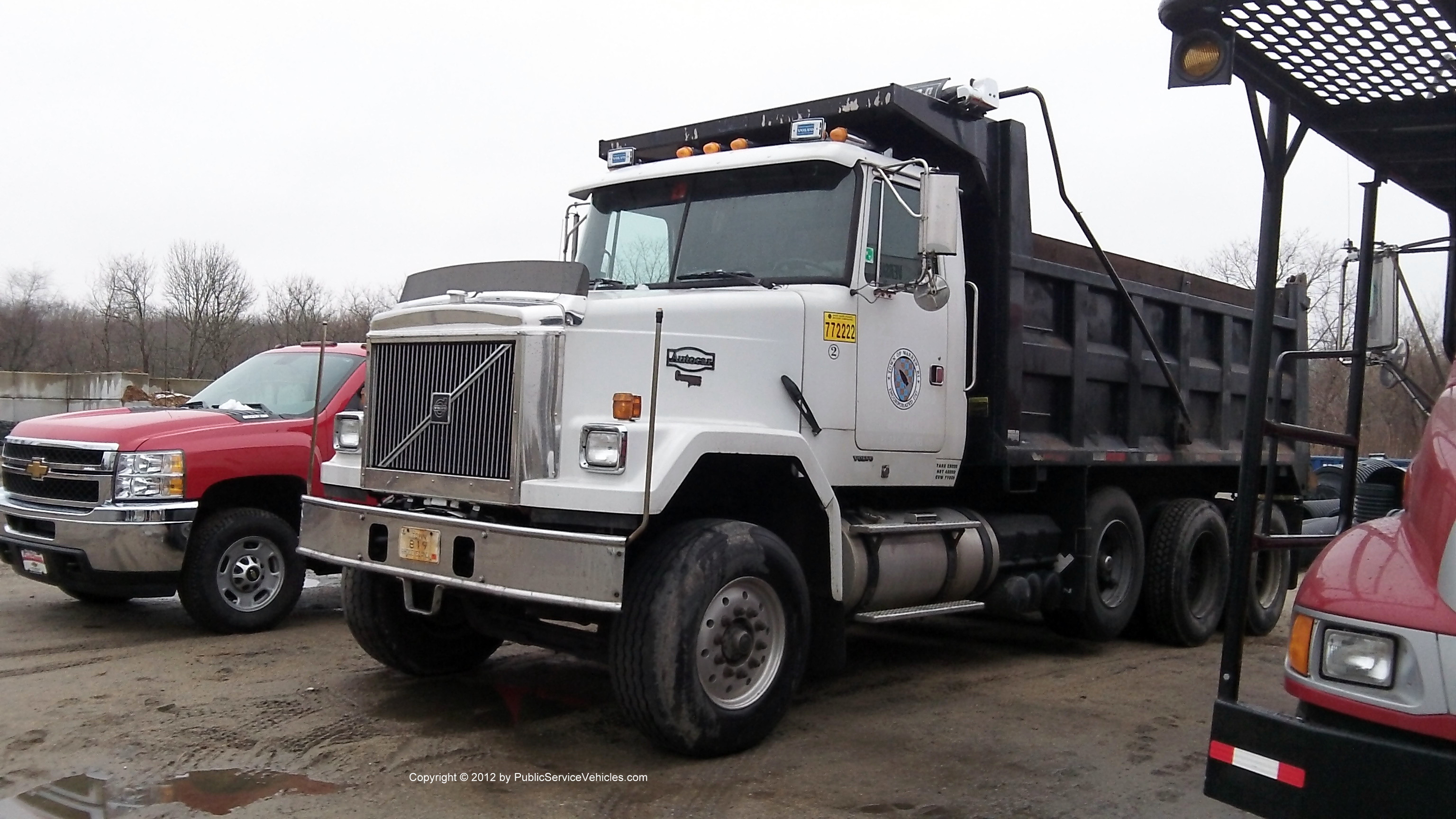 A photo  of Warren Public Works
            Truck 819, a 1995-2000 Volvo Autocar             taken by Kieran Egan