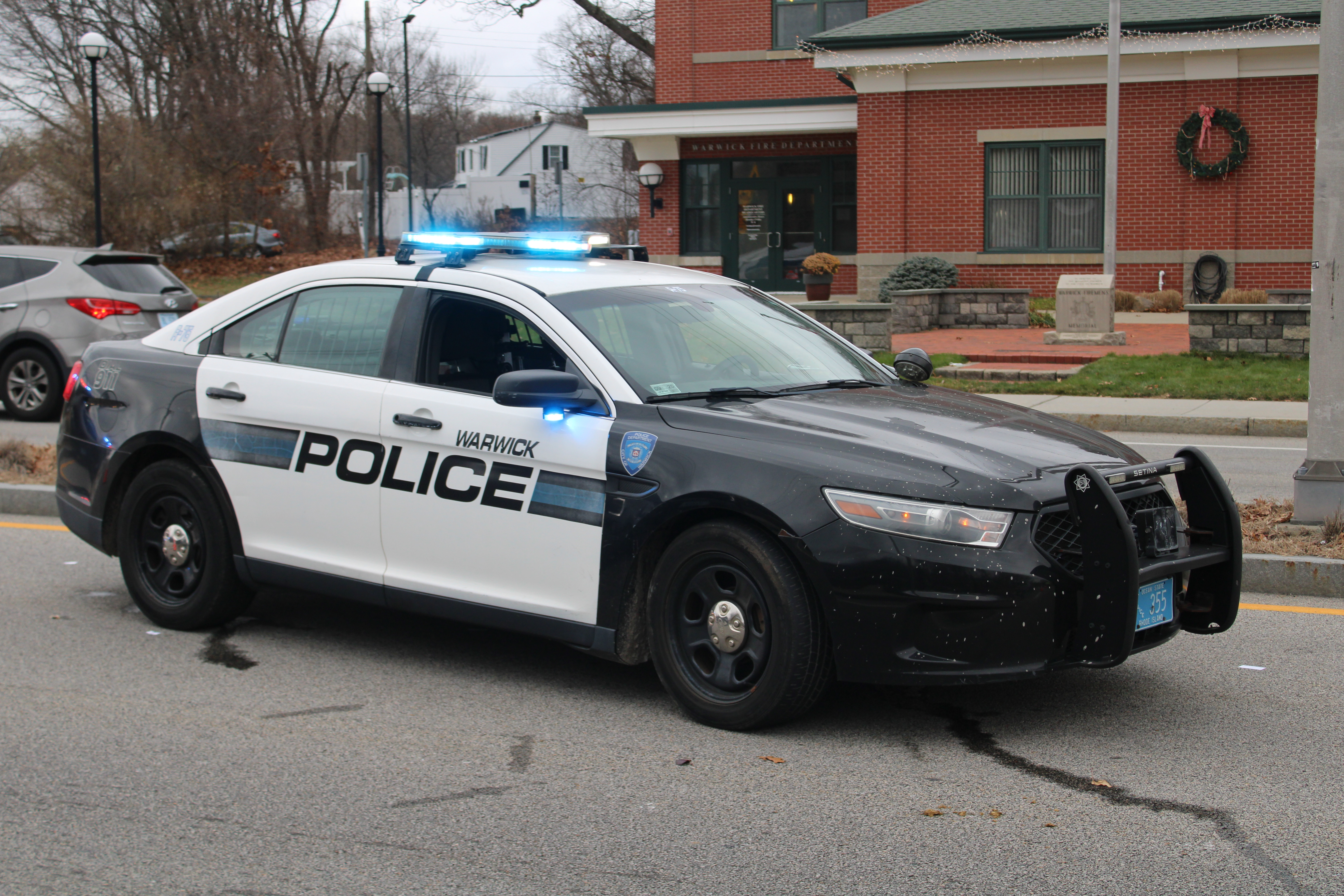 A photo  of Warwick Police
            Cruiser R-75, a 2015 Ford Police Interceptor Sedan             taken by @riemergencyvehicles