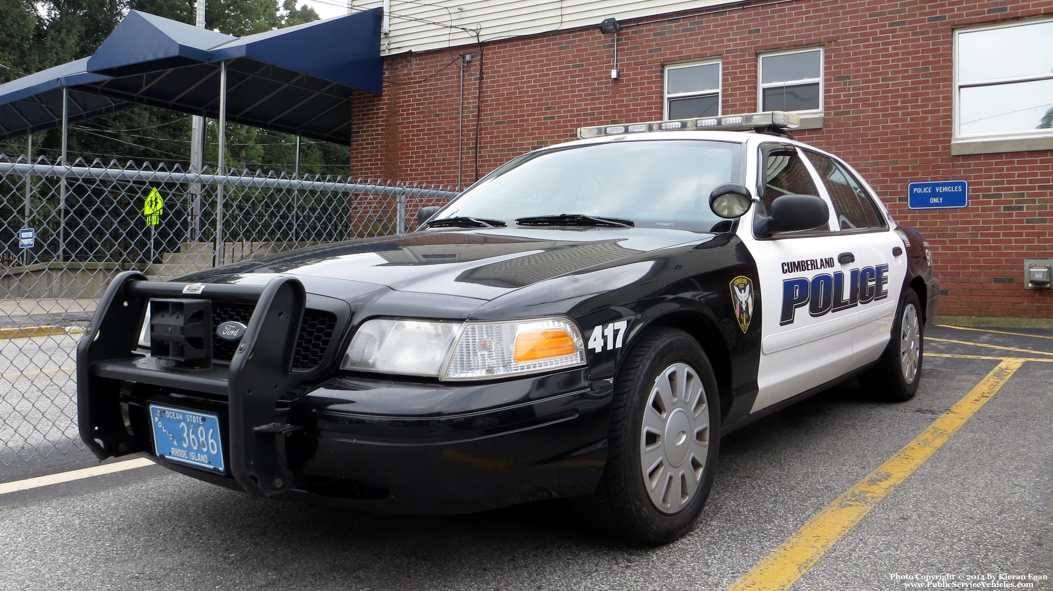 A photo  of Cumberland Police
            Cruiser 417, a 2006-2008 Ford Crown Victoria Police Interceptor             taken by Kieran Egan