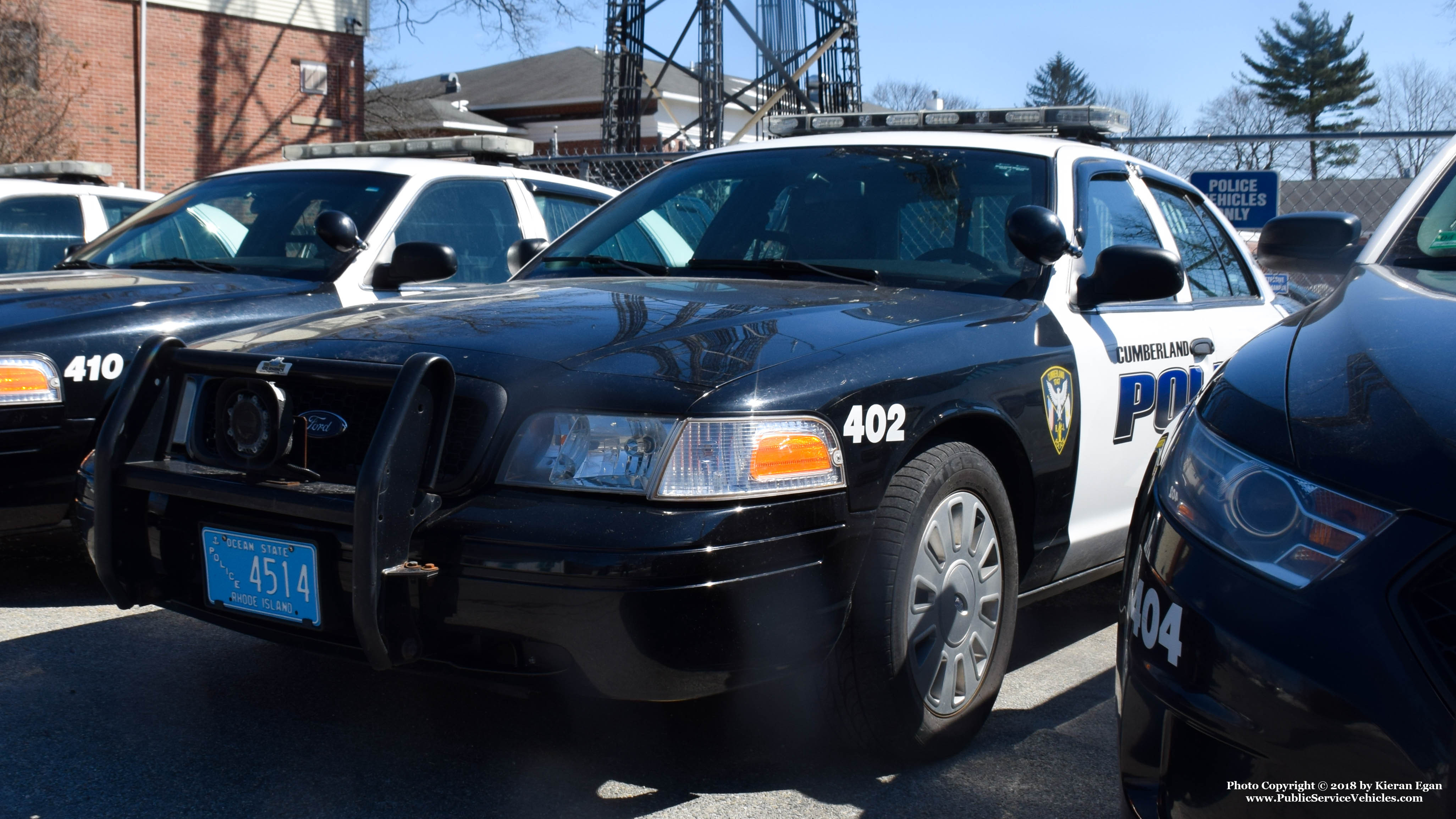 A photo  of Cumberland Police
            Cruiser 402, a 2009-2011 Ford Crown Victoria Police Interceptor             taken by Kieran Egan