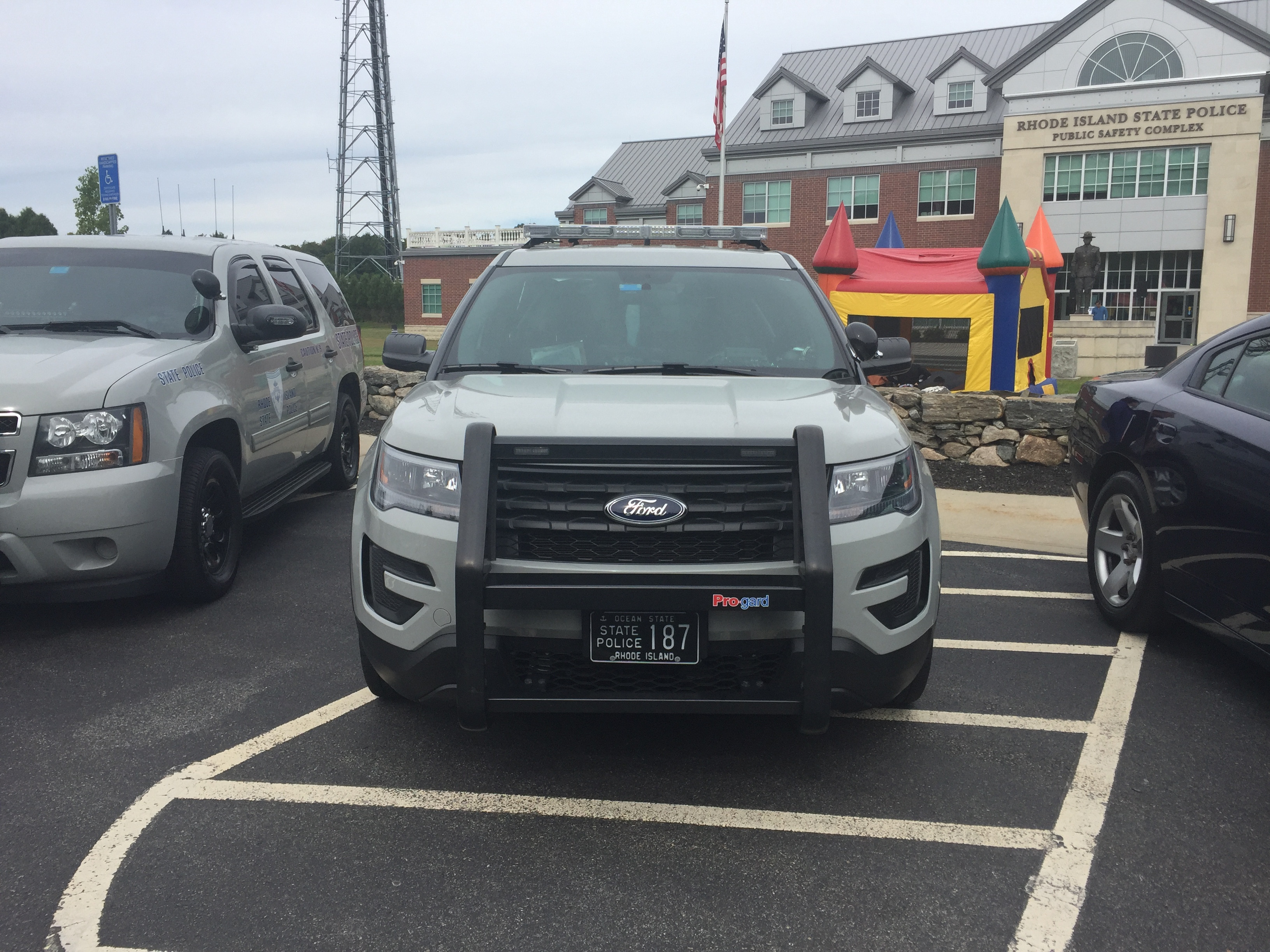 A photo  of Rhode Island State Police
            Cruiser 187, a 2016-2019 Ford Police Interceptor Utility             taken by @riemergencyvehicles