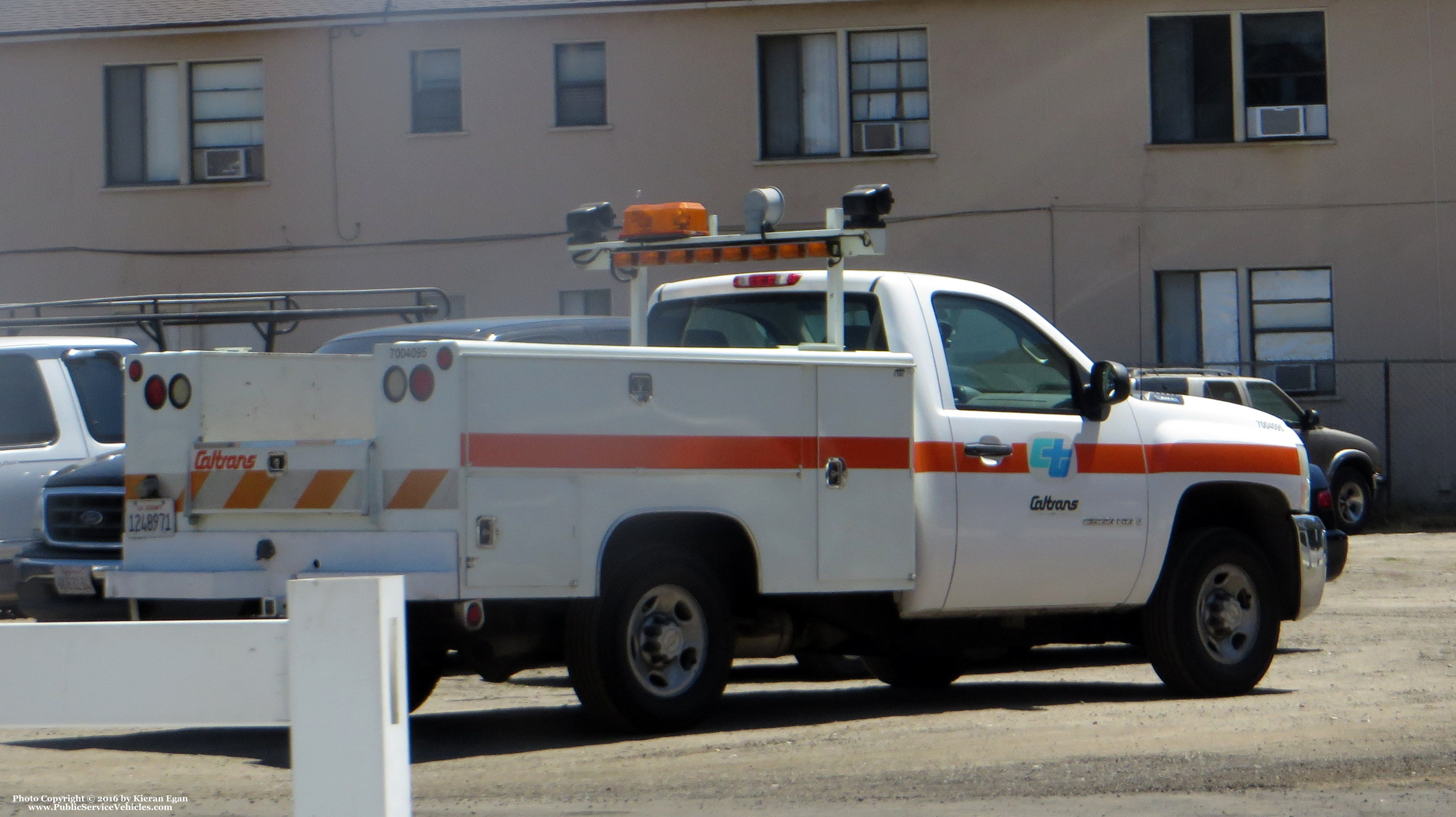 A photo  of California Department of Transportation
            Truck 7004095, a 2007-2012 Chevrolet 2500HD             taken by Kieran Egan