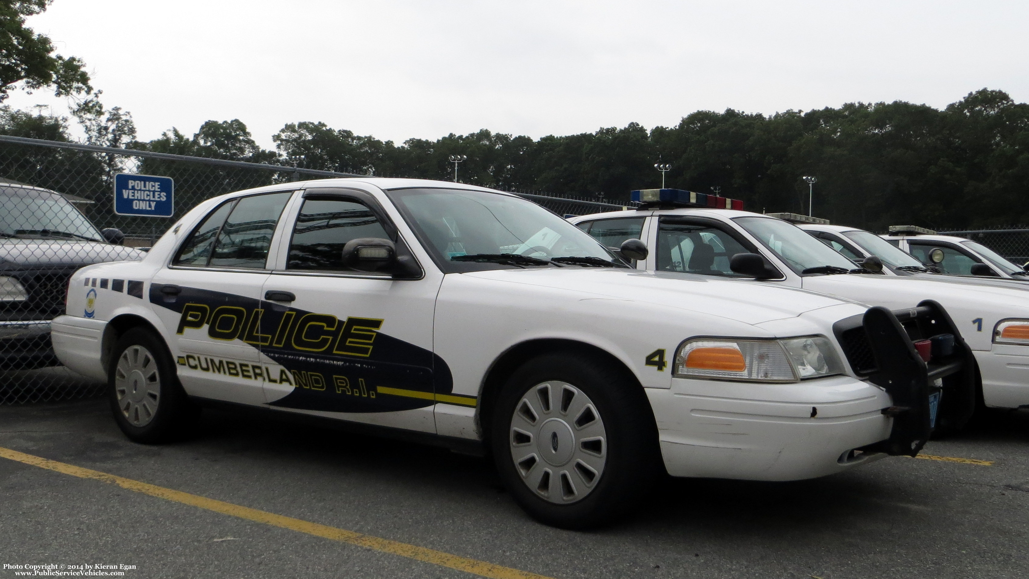 A photo  of Cumberland Police
            Cruiser 4, a 2006-2008 Ford Crown Victoria Police Interceptor             taken by Kieran Egan