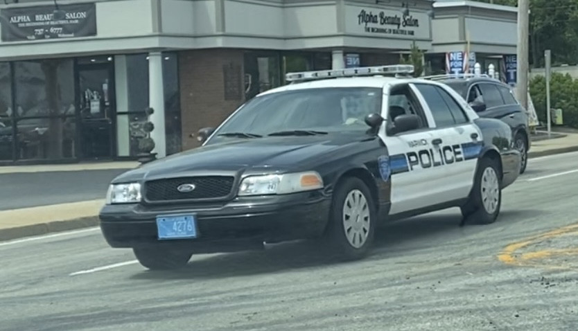 A photo  of Warwick Police
            Cruiser R-80, a 2006-2008 Ford Crown Victoria Police Interceptor             taken by @riemergencyvehicles