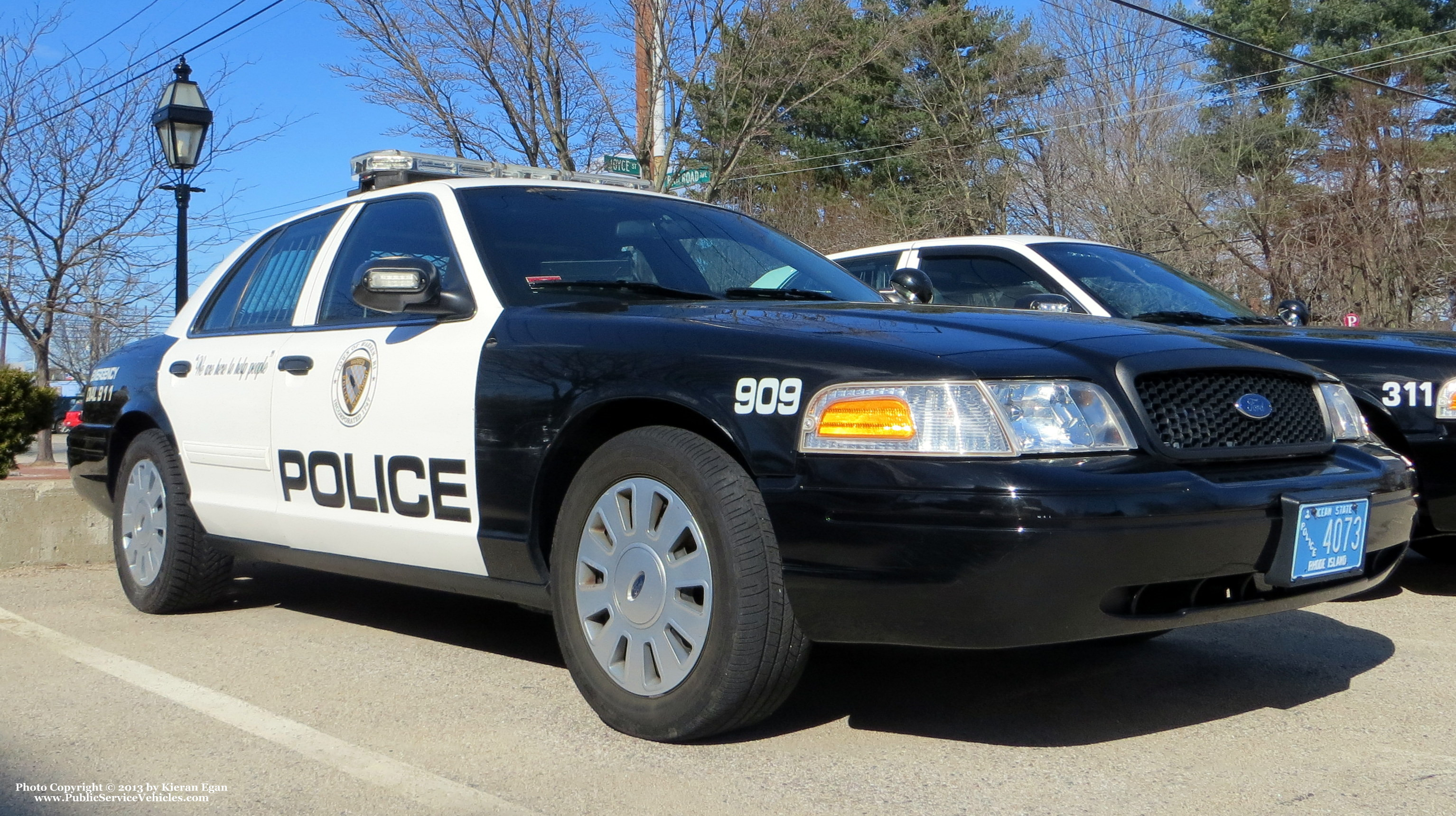 A photo  of Warren Police
            Cruiser 909, a 2009 Ford Crown Victoria Police Interceptor             taken by Kieran Egan