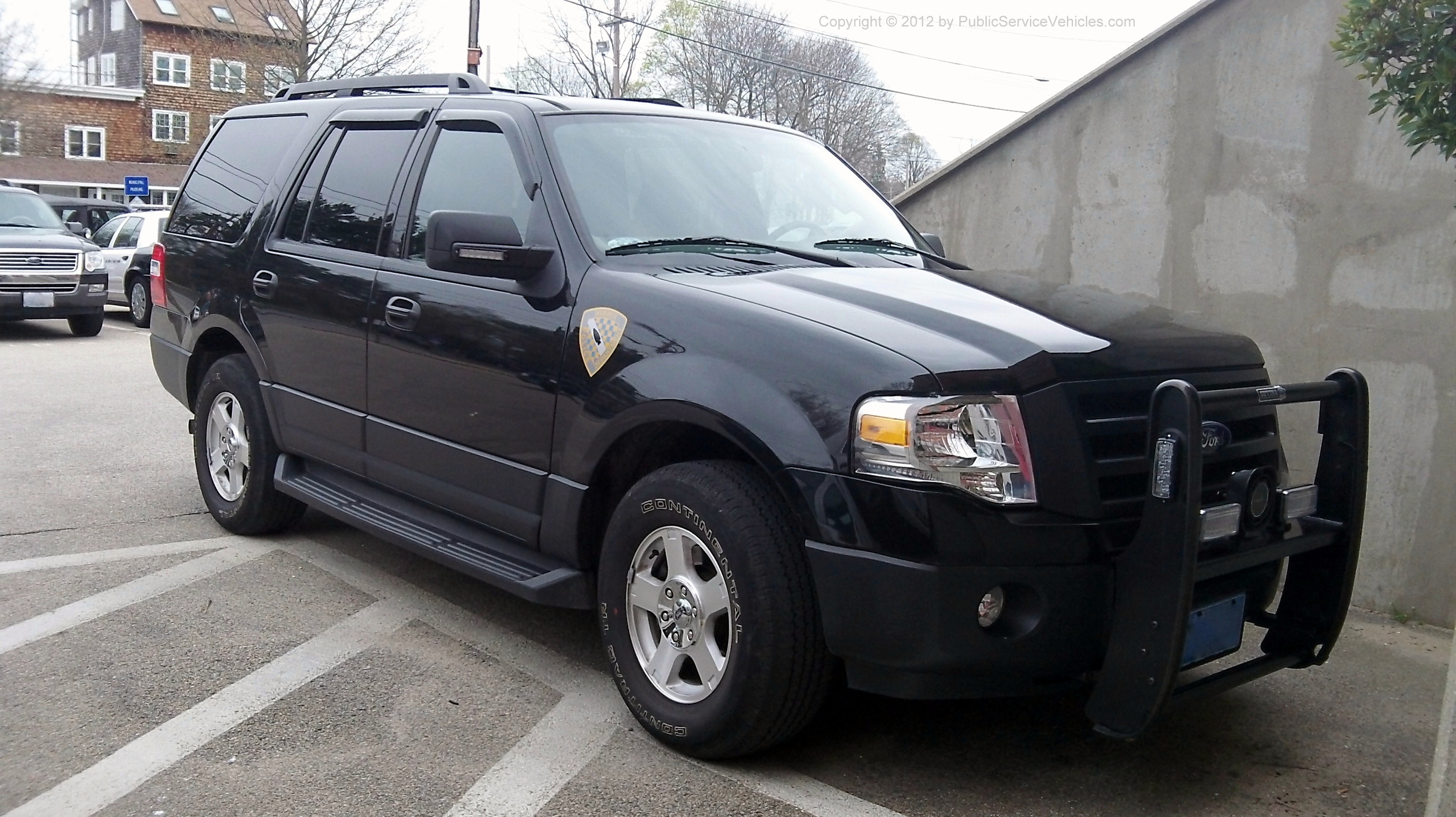 A photo  of Warren Police
            Cruiser 210, a 2010 Ford Expedition             taken by Kieran Egan