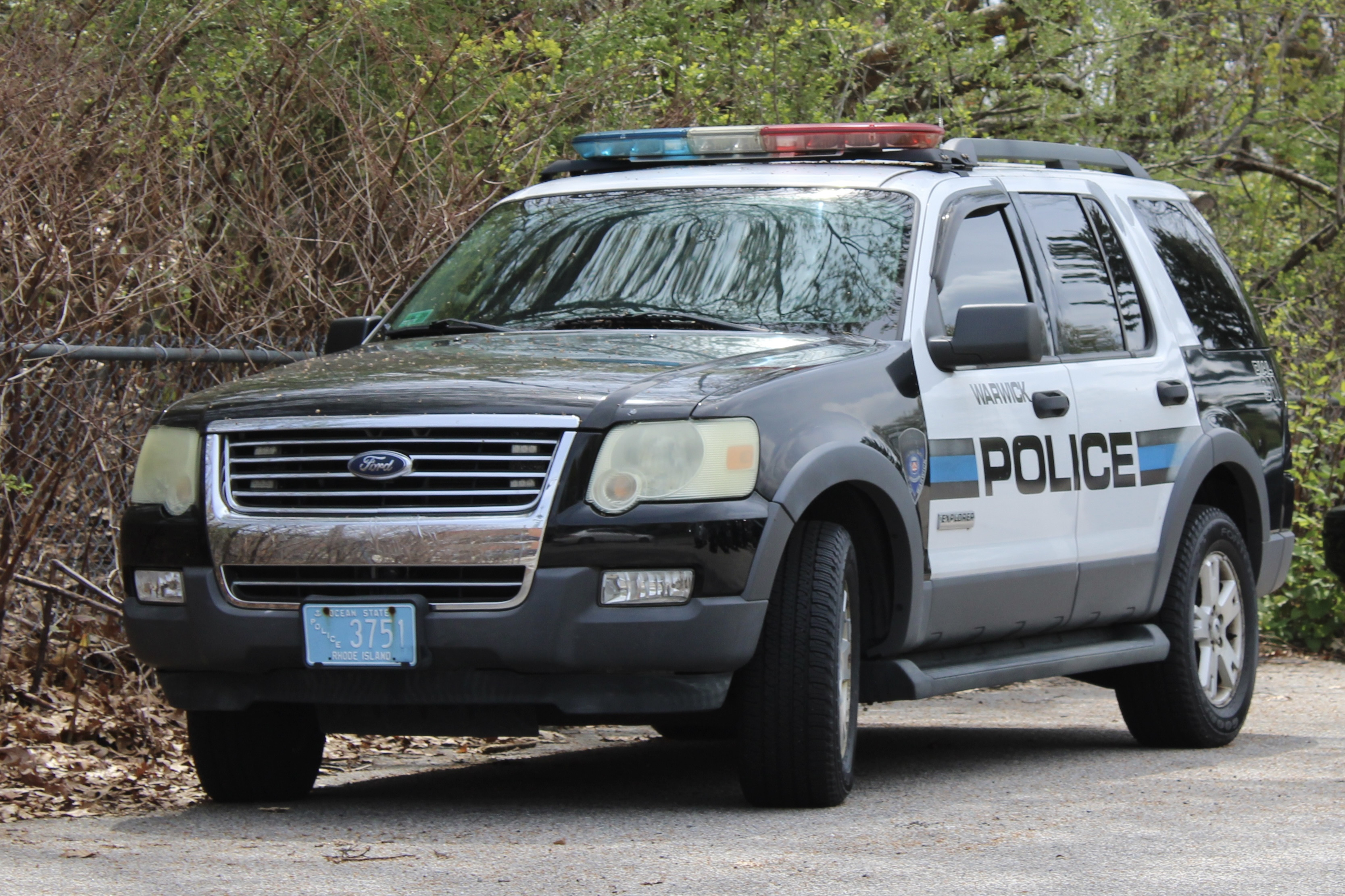 A photo  of Warwick Police
            Crime Scene Unit, a 2006-2010 Ford Explorer             taken by @riemergencyvehicles