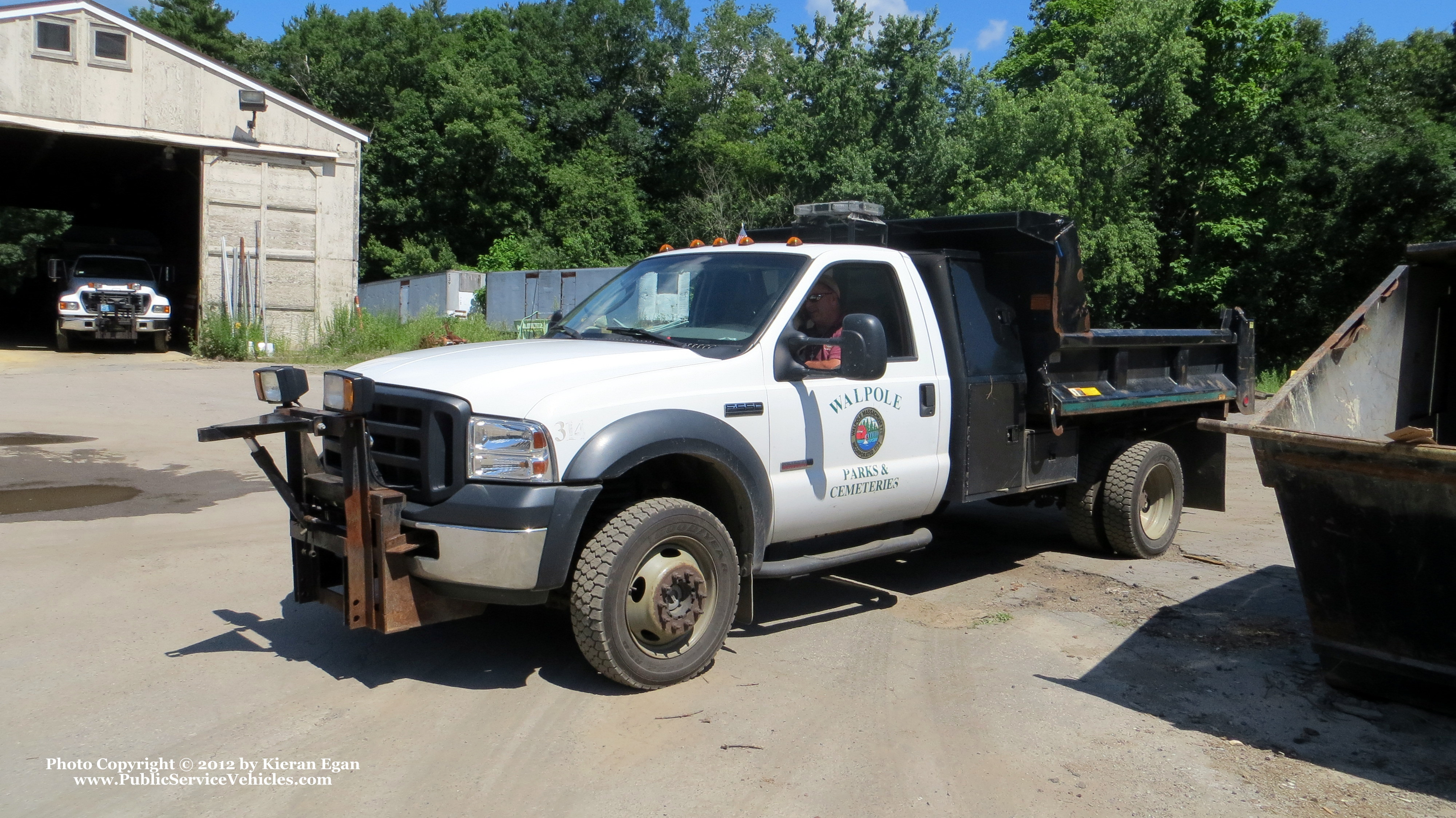 A photo  of Walpole Parks Department
            Truck 314, a 2006 Ford F-550             taken by Kieran Egan