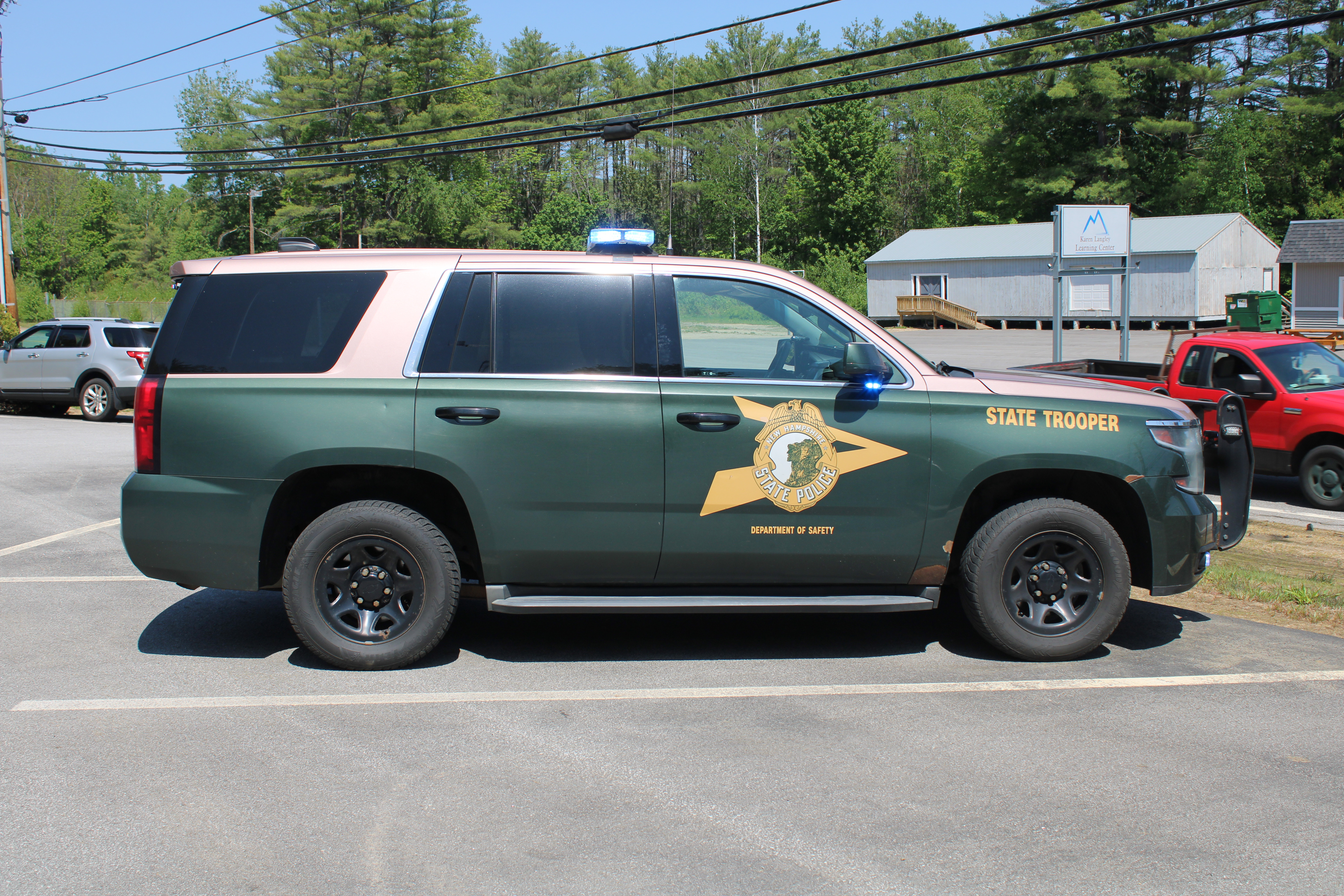 A photo  of New Hampshire State Police
            Cruiser 944, a 2015-2016 Chevrolet Tahoe             taken by @riemergencyvehicles