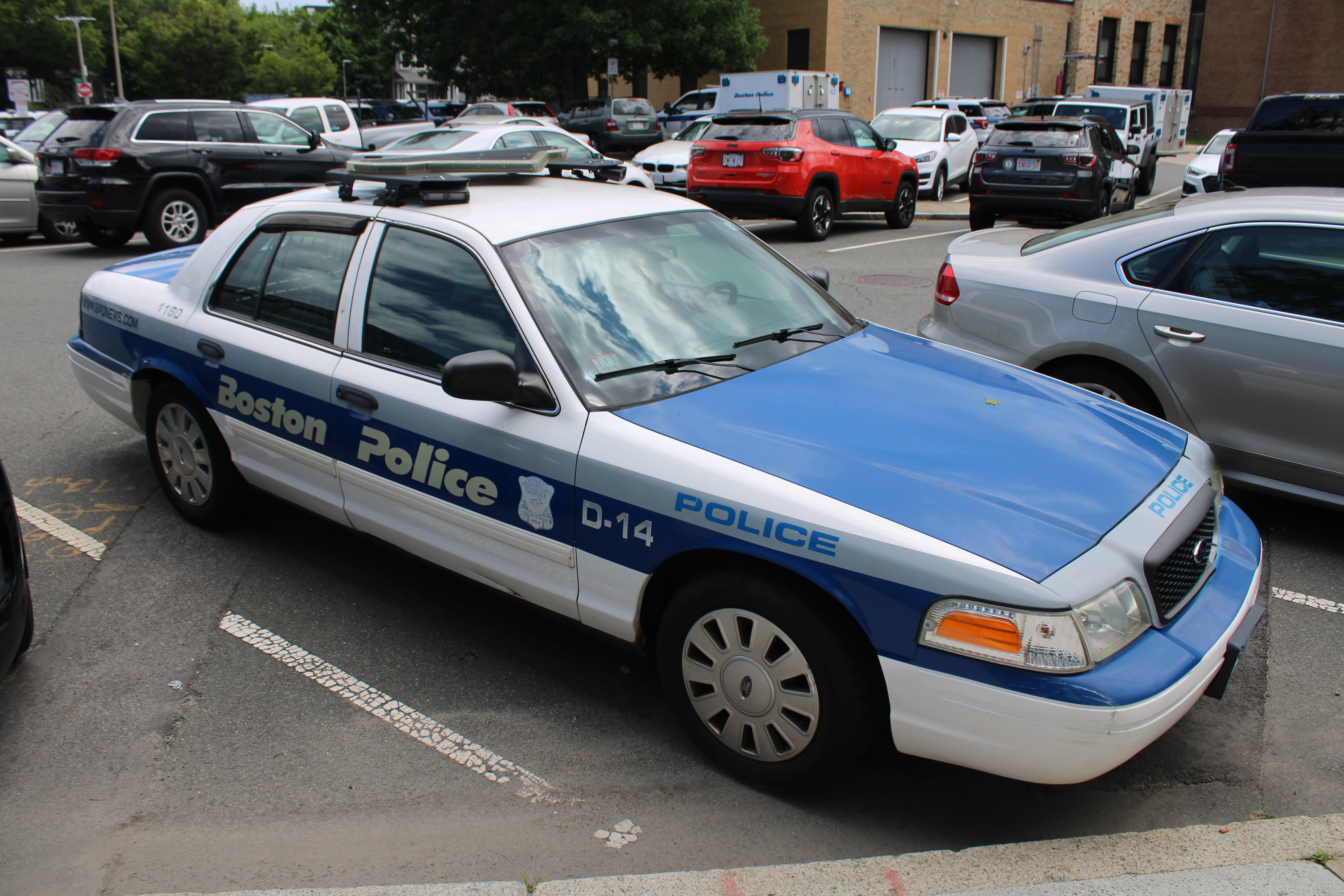 A photo  of Boston Police
            Cruiser 1160, a 2011 Ford Crown Victoria Police Interceptor             taken by @riemergencyvehicles