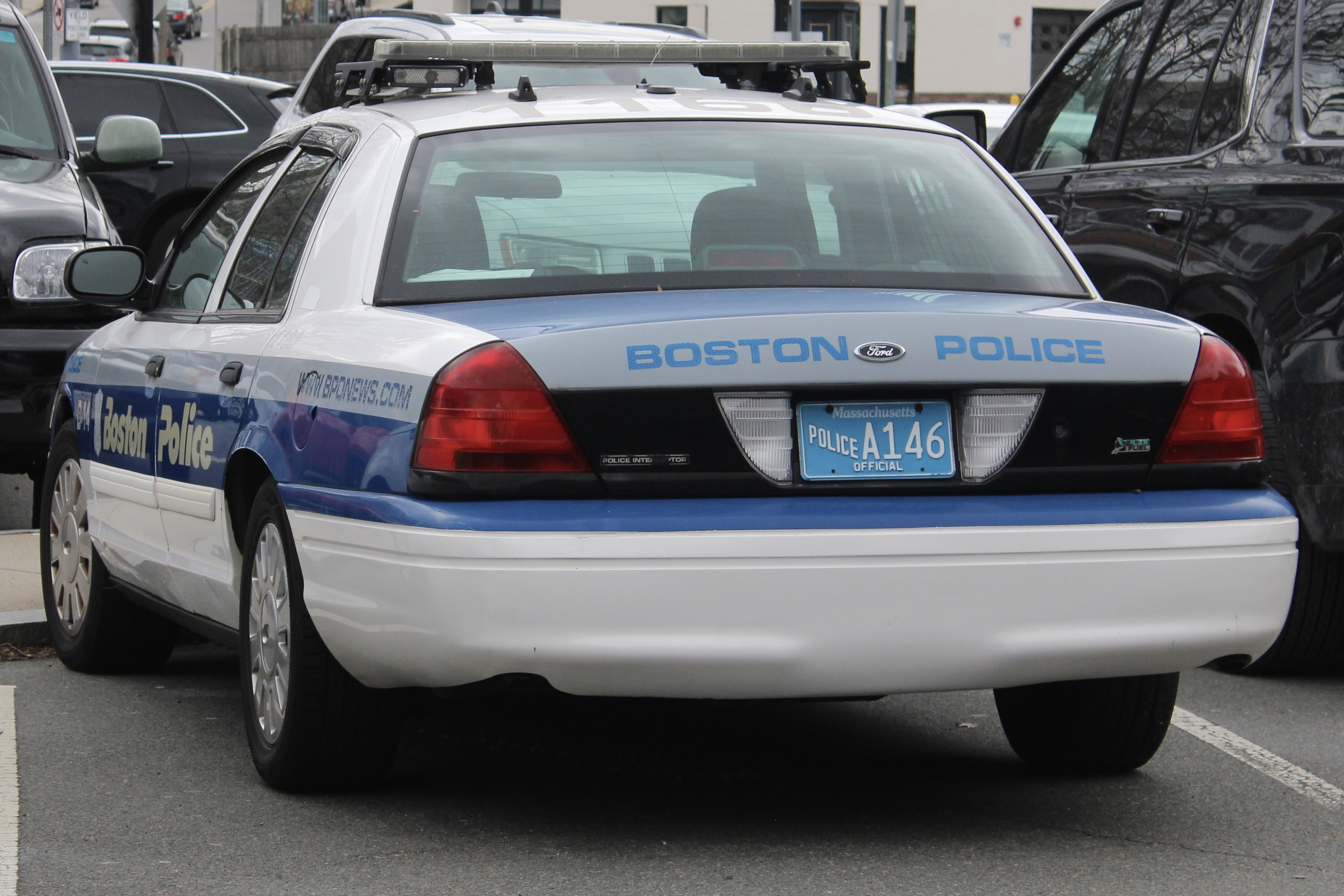 A photo  of Boston Police
            Cruiser 1160, a 2011 Ford Crown Victoria Police Interceptor             taken by @riemergencyvehicles