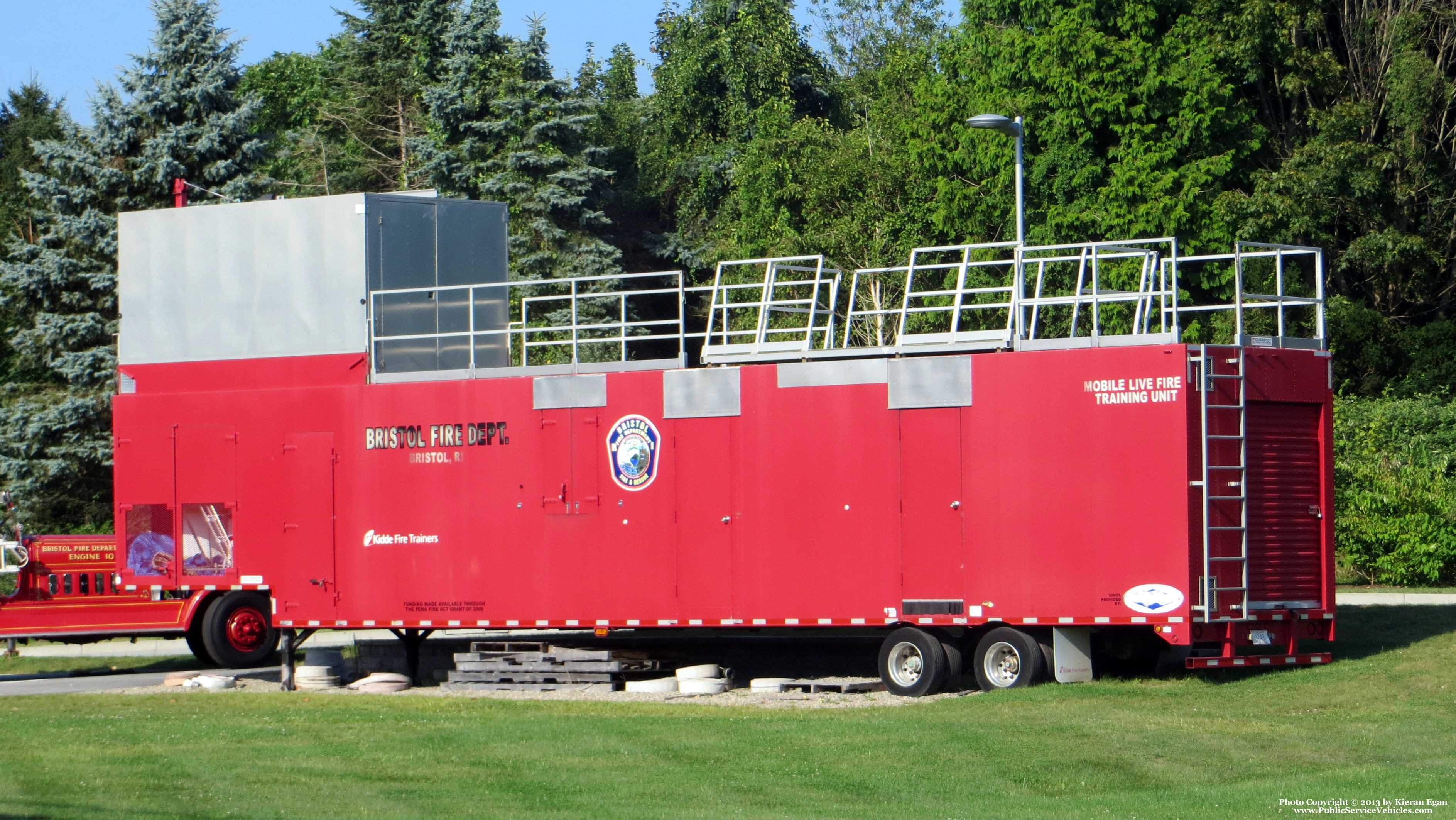 A photo  of Bristol Fire
            Mobile Live Fire Training Unit, a 2009 Mobile Live Fire Training Unit             taken by Kieran Egan