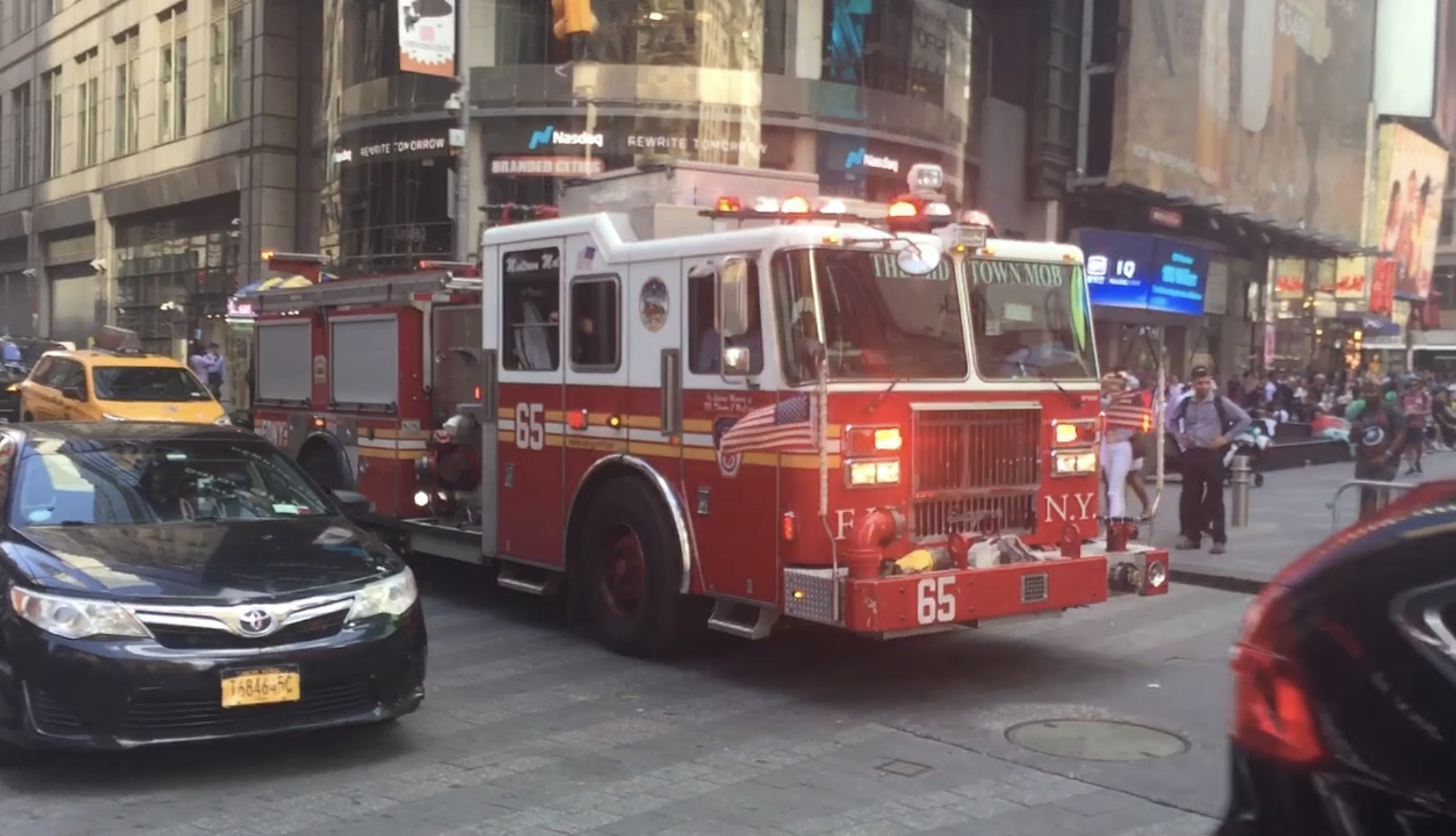 A photo  of Fire Department of the City of New York
            Engine 65, a 2013 Seagrave             taken by @riemergencyvehicles