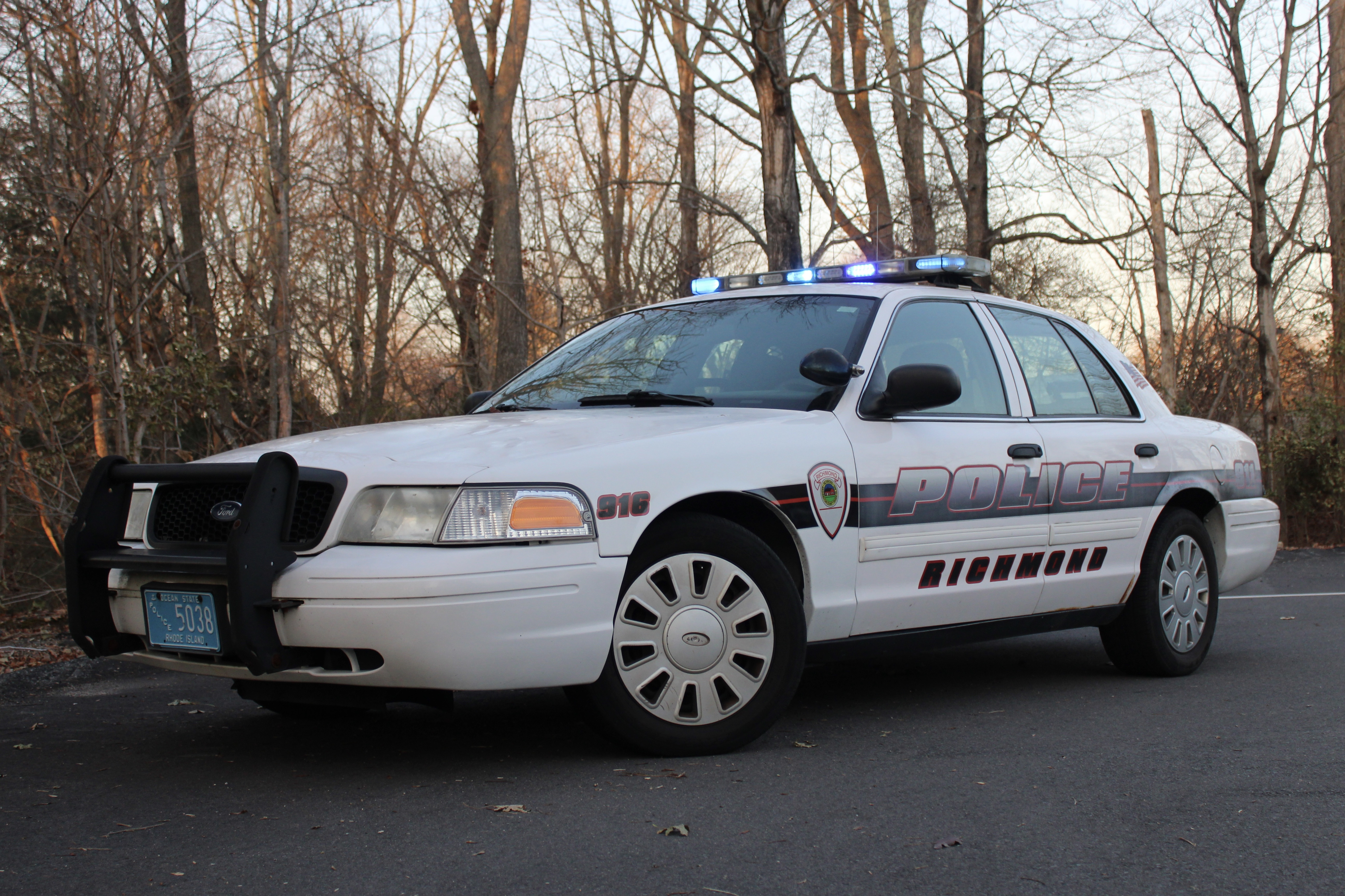 A photo  of Richmond Police
            Cruiser 916, a 2009-2011 Ford Crown Victoria Police Interceptor             taken by @riemergencyvehicles