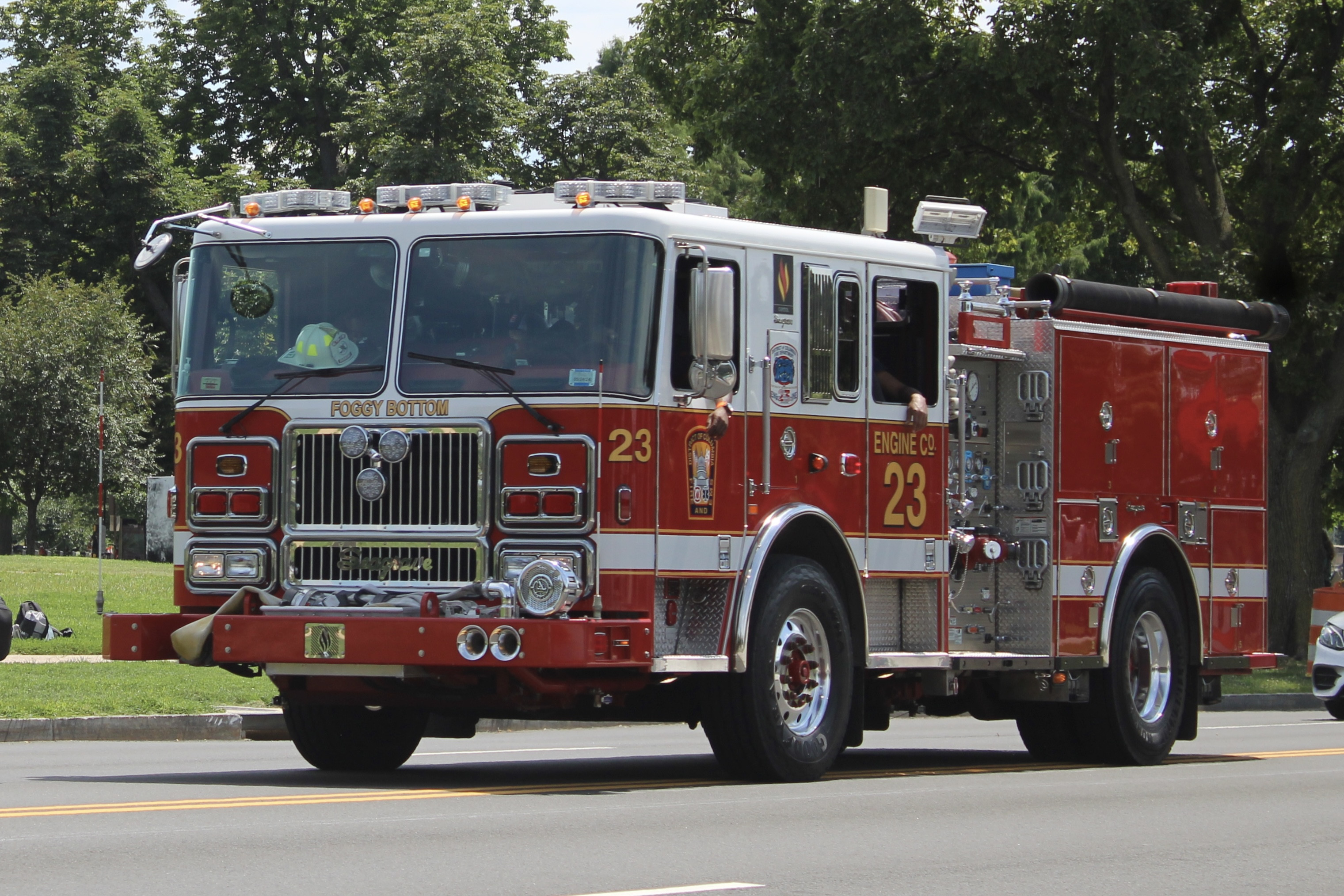 A photo  of District of Columbia Fire
            Engine 23, a 2018 Seagrave Capitol             taken by @riemergencyvehicles