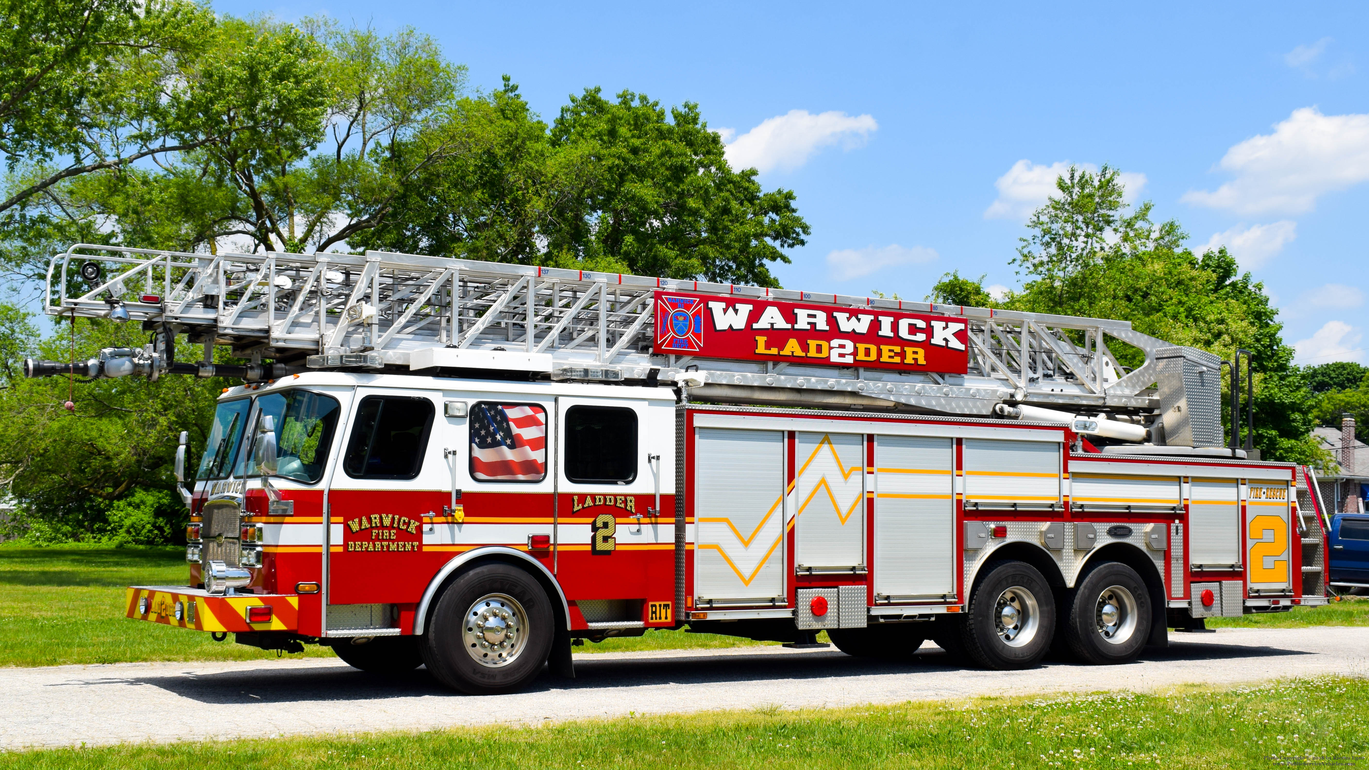 A photo  of Warwick Fire
            Ladder 2, a 2010 E-One Cyclone II             taken by Kieran Egan