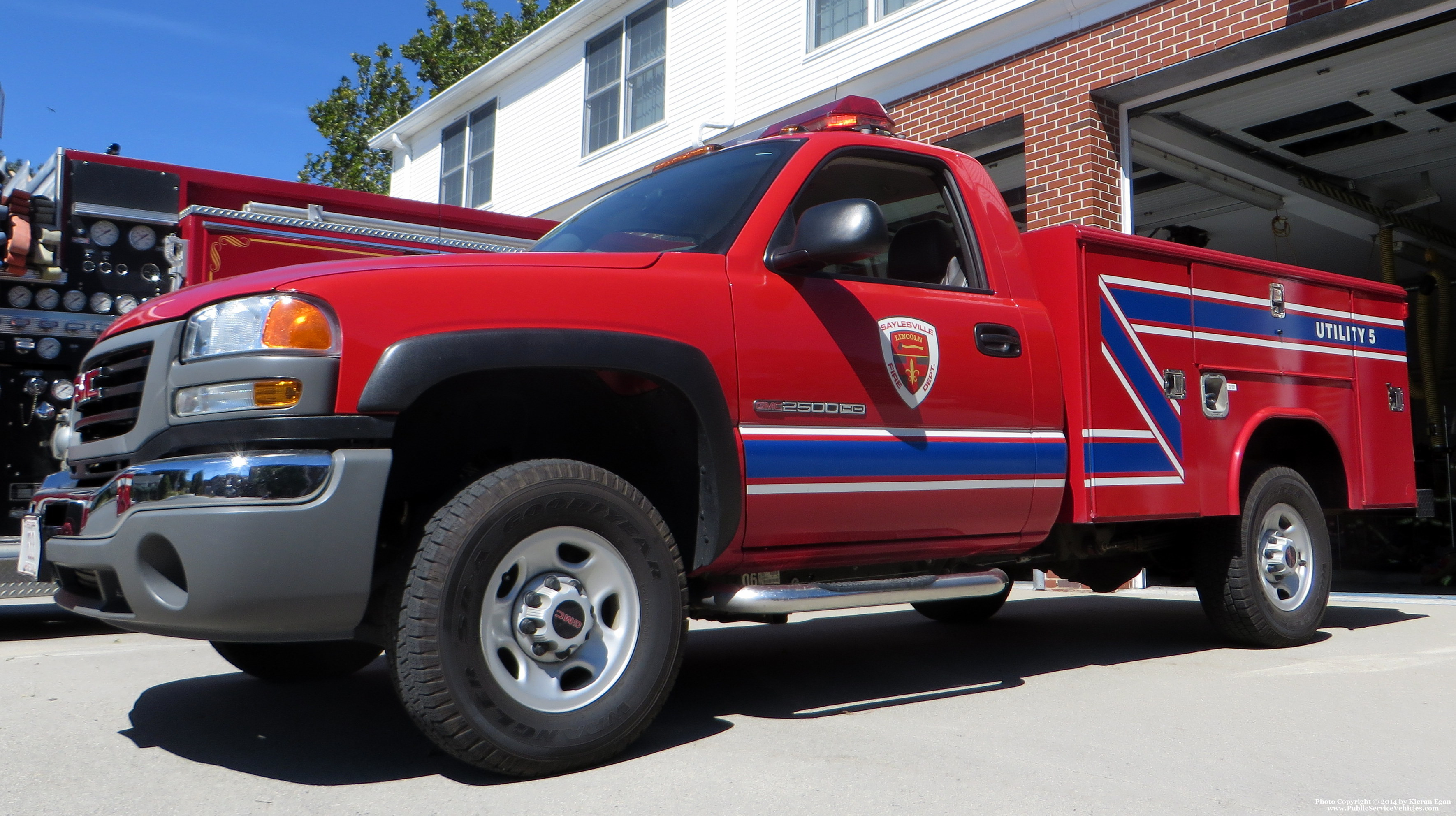 A photo  of Saylesville Fire District
            Utility 5, a 2005 GMC 2500HD             taken by Kieran Egan