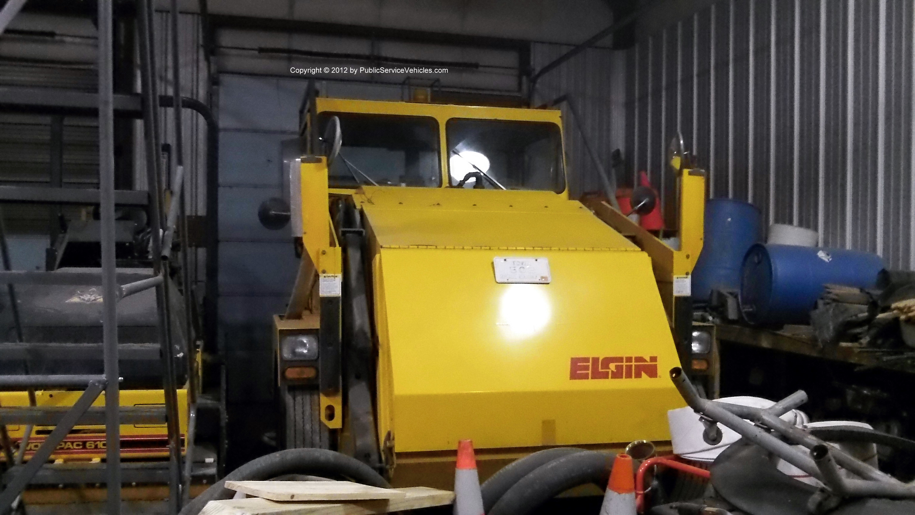 A photo  of Warren Public Works
            Sweeper 508, a 1990-2007 Elgin Pelican             taken by Kieran Egan