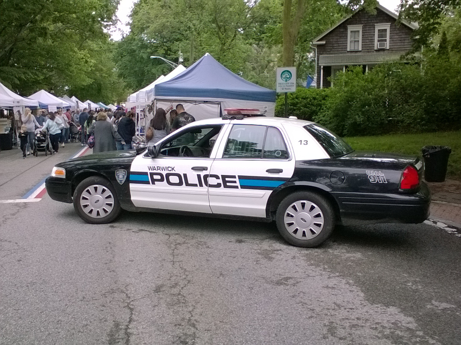 A photo  of Warwick Police
            Cruiser P-13, a 2009-2011 Ford Crown Victoria Police Interceptor             taken by @riemergencyvehicles