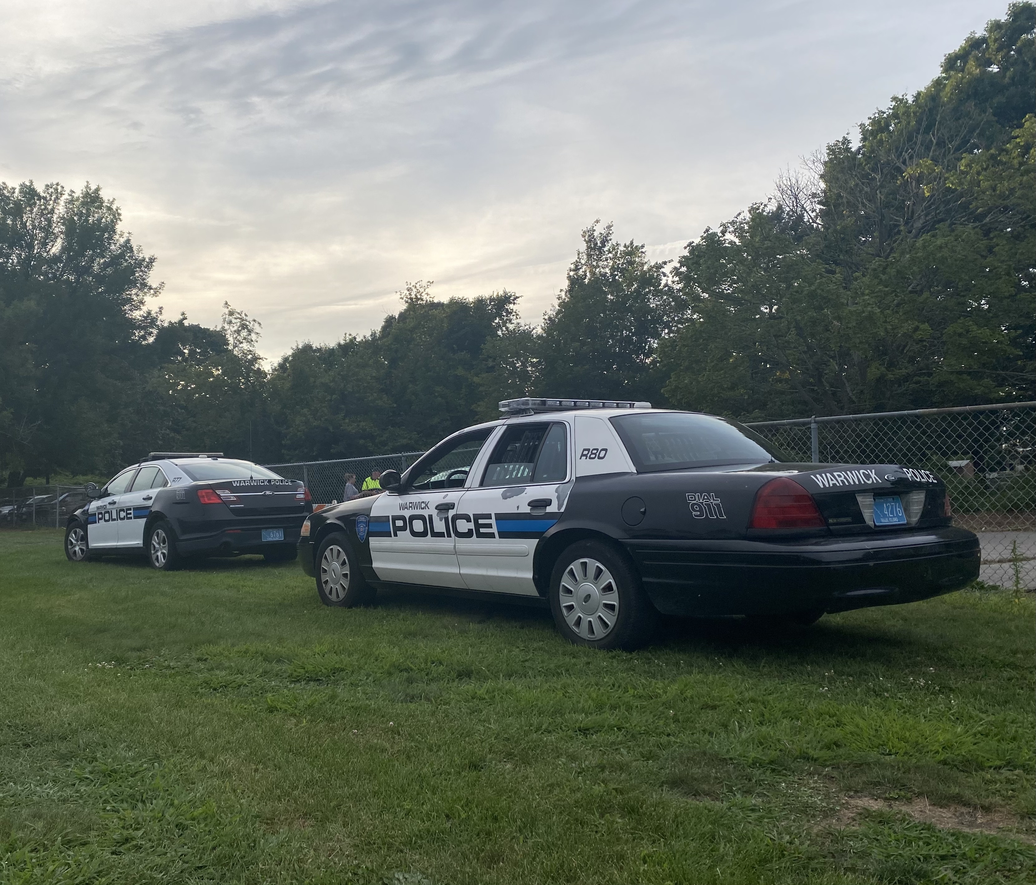 A photo  of Warwick Police
            Cruiser R-80, a 2006-2008 Ford Crown Victoria Police Interceptor             taken by @riemergencyvehicles