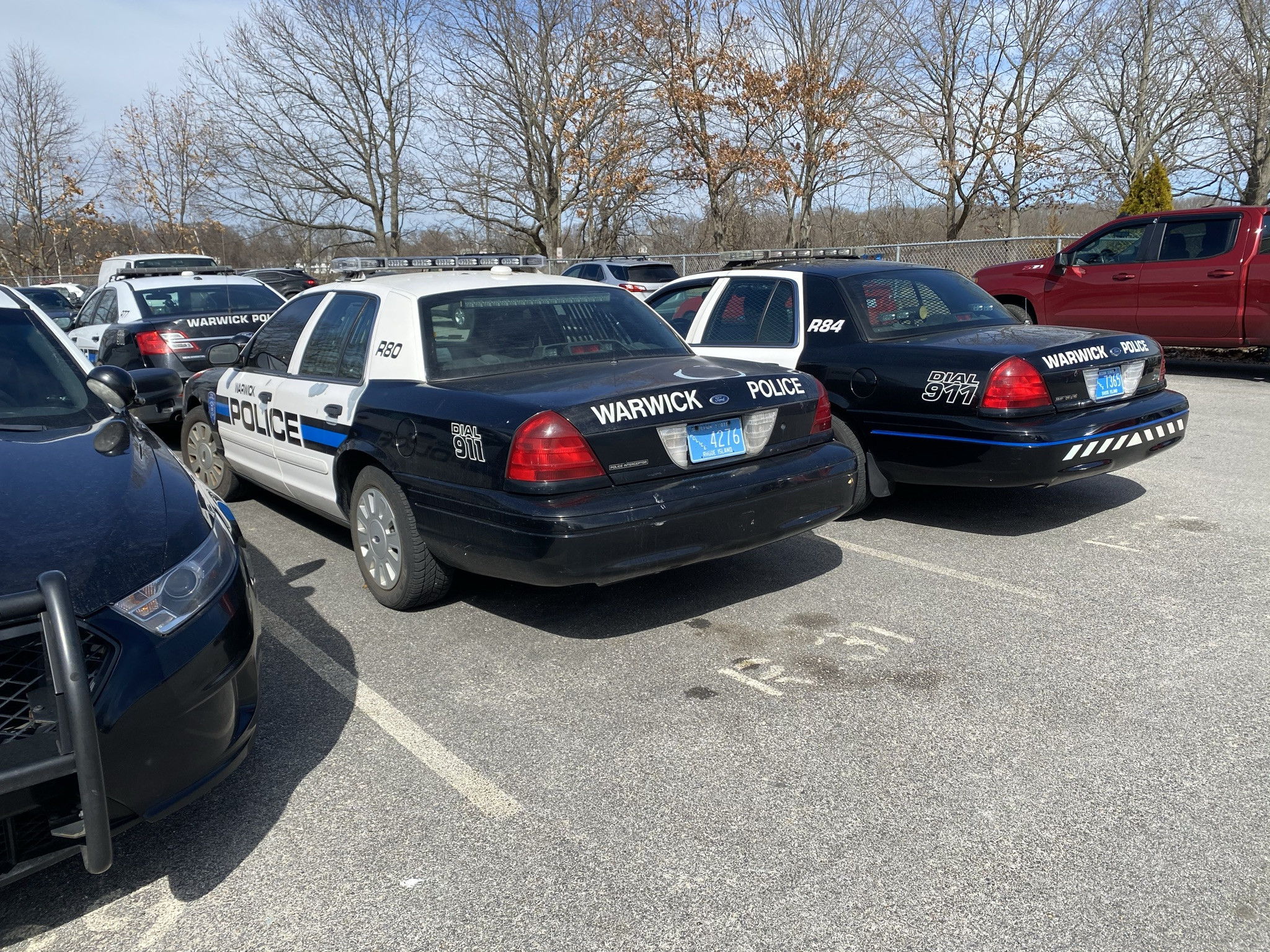 A photo  of Warwick Police
            Cruiser R-80, a 2006-2008 Ford Crown Victoria Police Interceptor             taken by @riemergencyvehicles