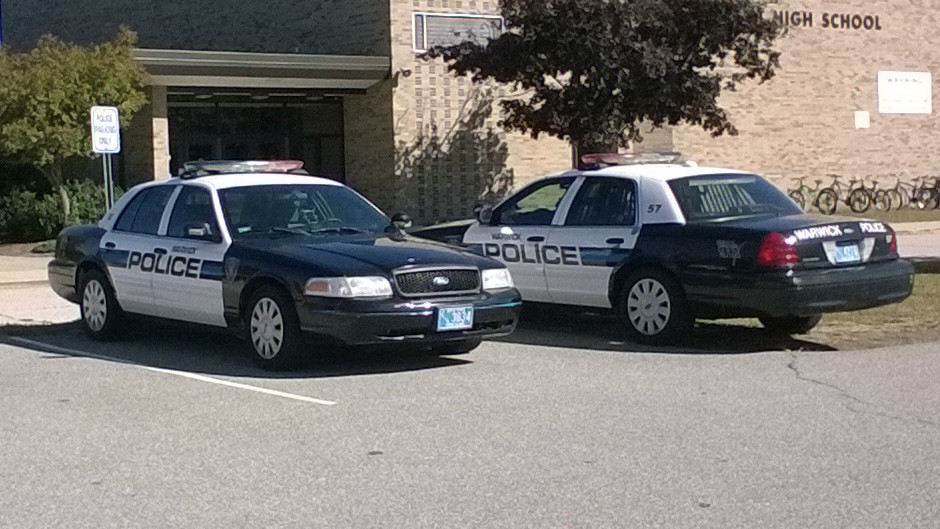 A photo  of Warwick Police
            Cruiser P-52, a 2006-2008 Ford Crown Victoria Police Interceptor             taken by @riemergencyvehicles