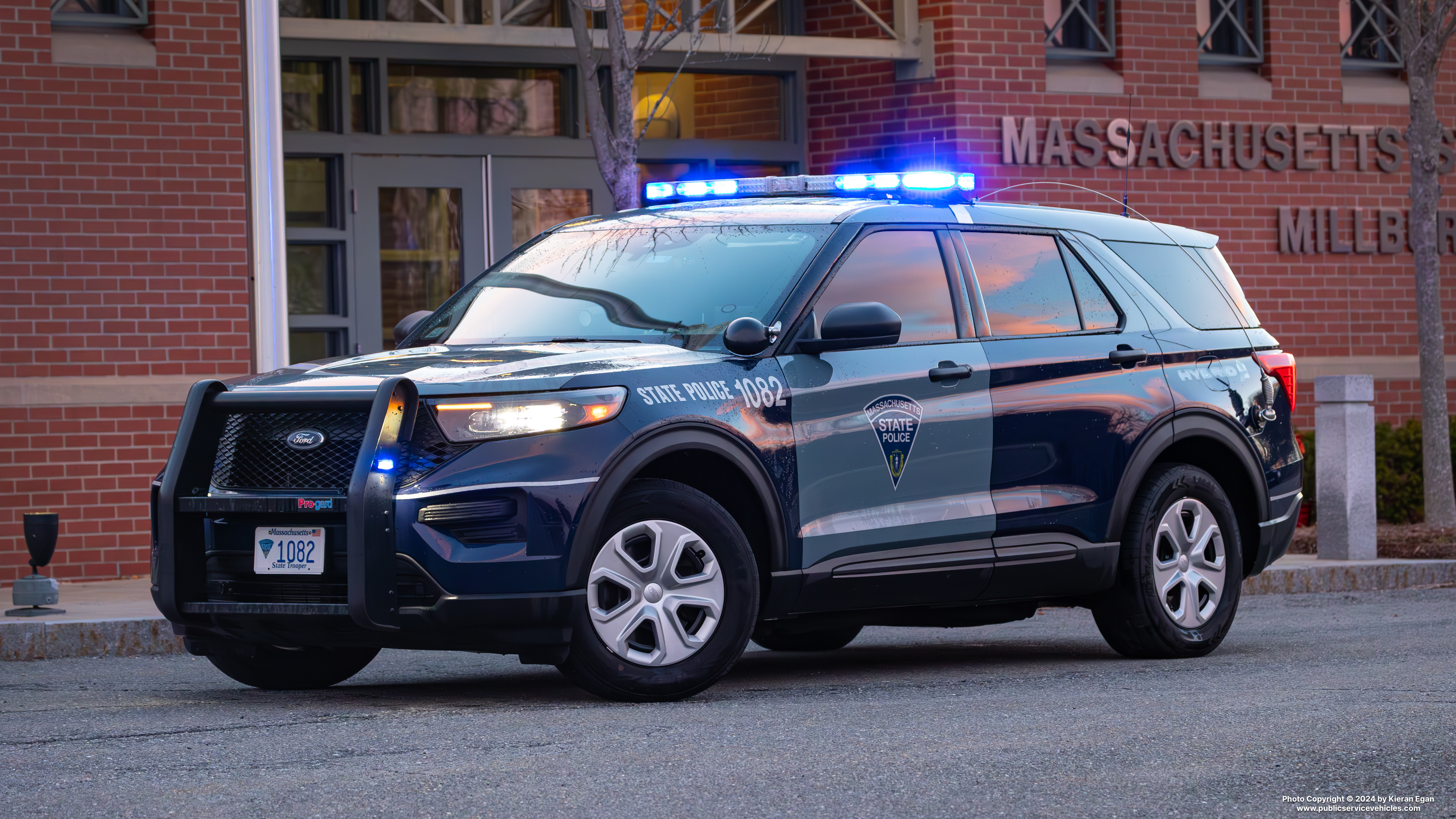 A photo  of Massachusetts State Police
            Cruiser 1082, a 2022 Ford Police Interceptor Utility Hybrid             taken by Kieran Egan