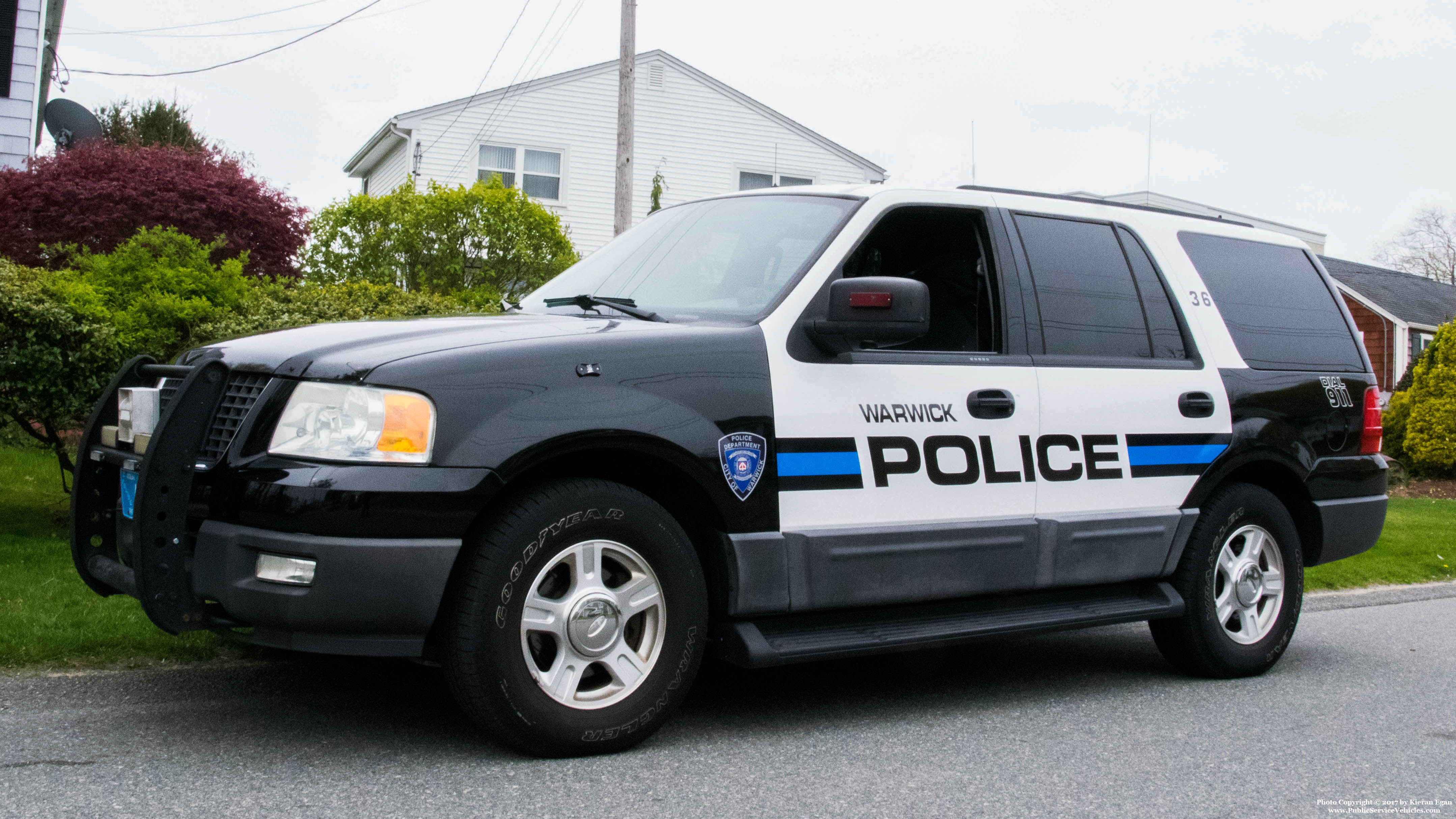 A photo  of Warwick Police
            Car 36, a 2003-2005 Ford Expedition             taken by Kieran Egan