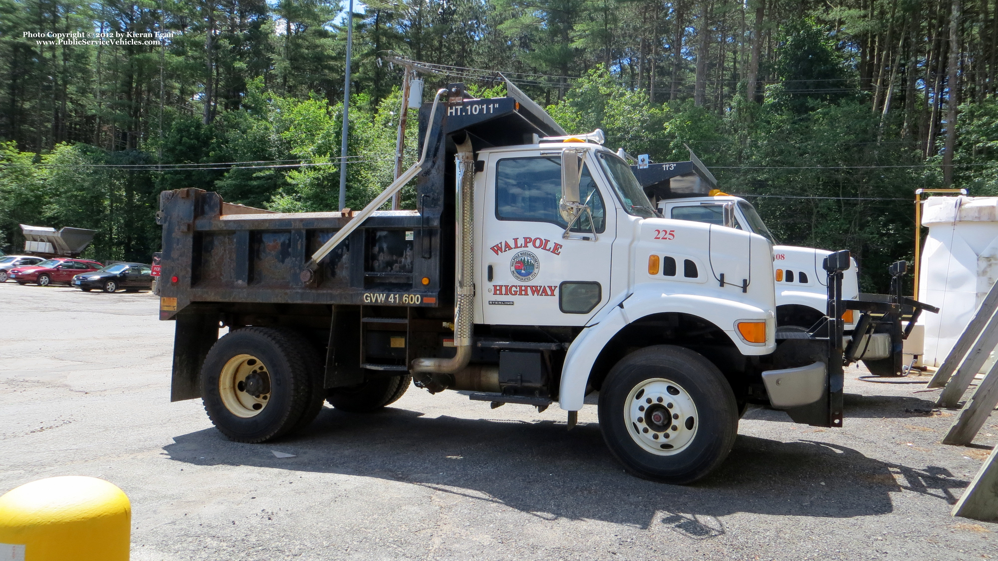 A photo  of Walpole Highway Department
            Truck 225, a 2003 Sterling L7500             taken by Kieran Egan