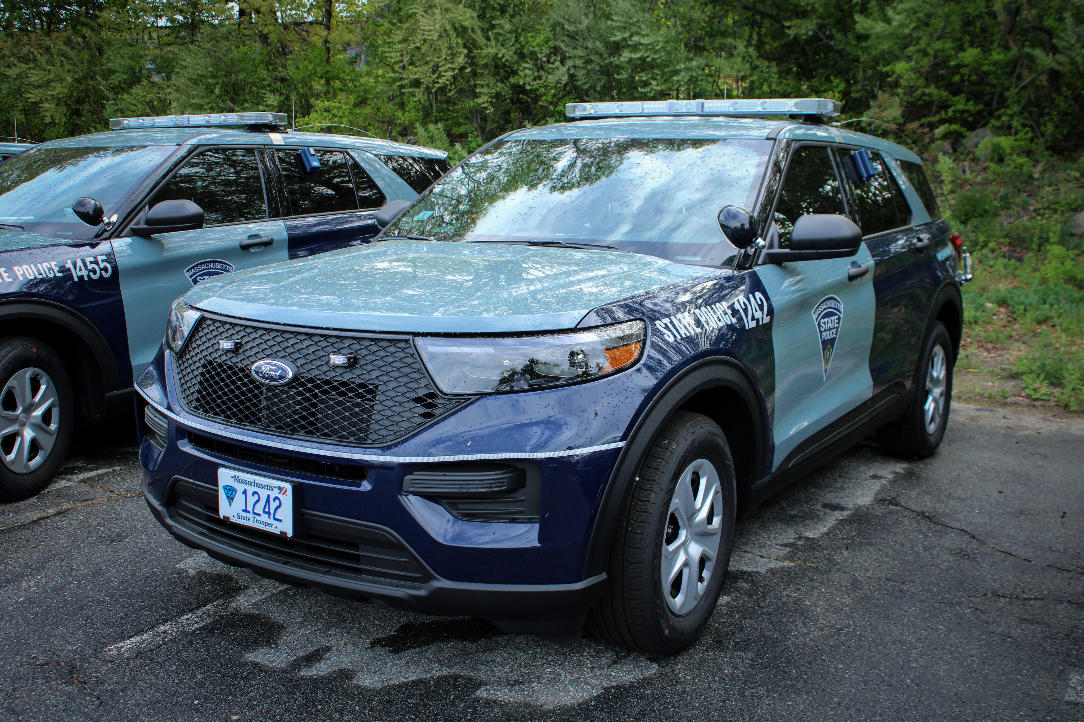 A photo  of Massachusetts State Police
            Cruiser 1242, a 2020 Ford Police Interceptor Utility Hybrid             taken by Nicholas You