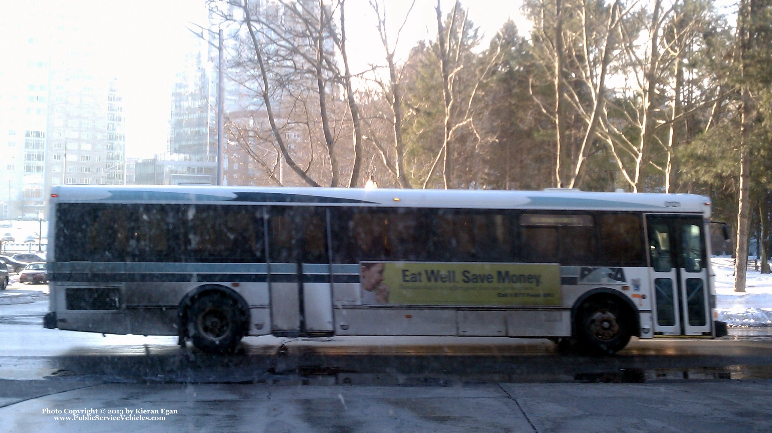 A photo  of Rhode Island Public Transit Authority
            Bus 0121, a 2001 Orion V 05.501             taken by Kieran Egan