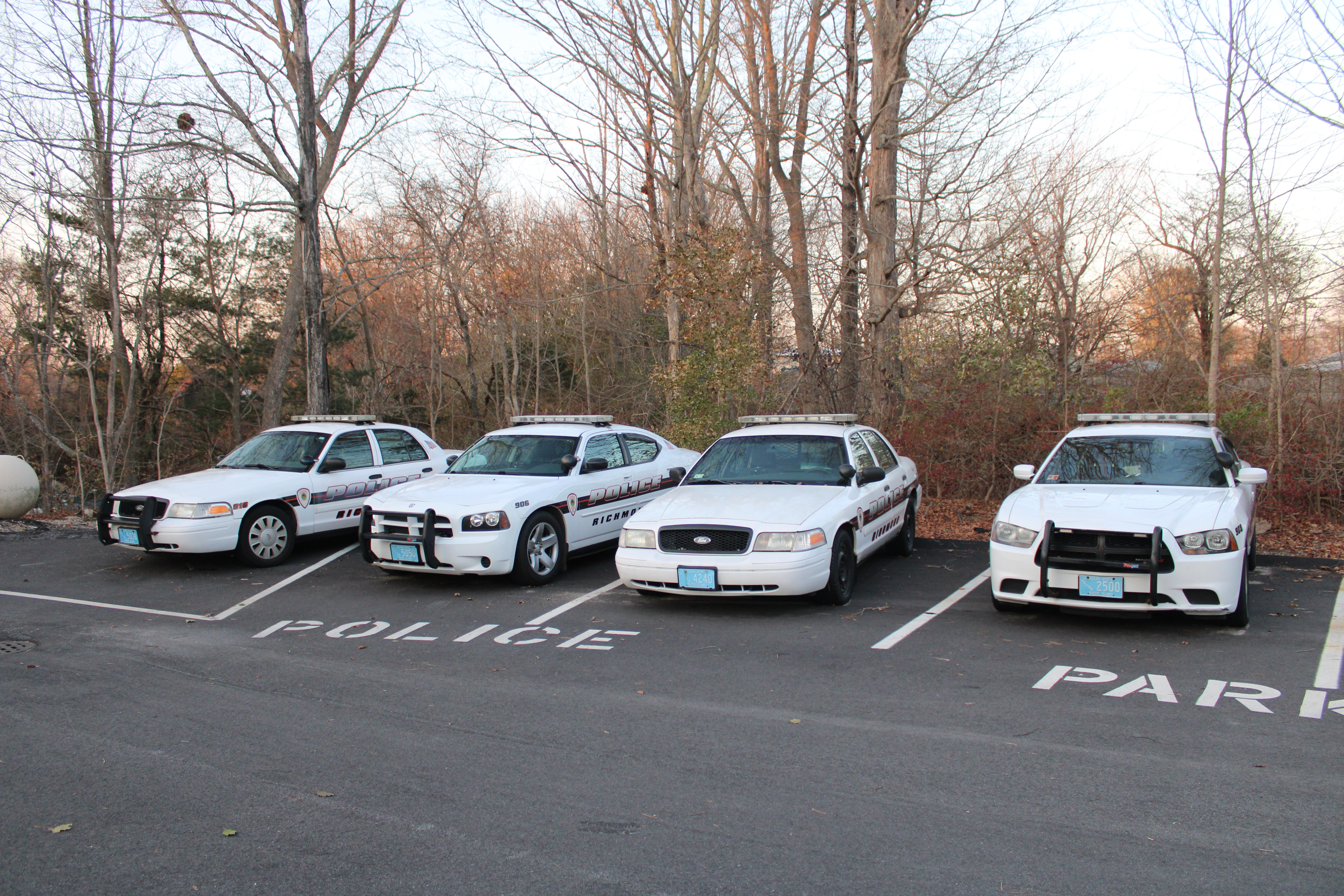 A photo  of Richmond Police
            Cruiser 916, a 2009-2011 Ford Crown Victoria Police Interceptor             taken by @riemergencyvehicles