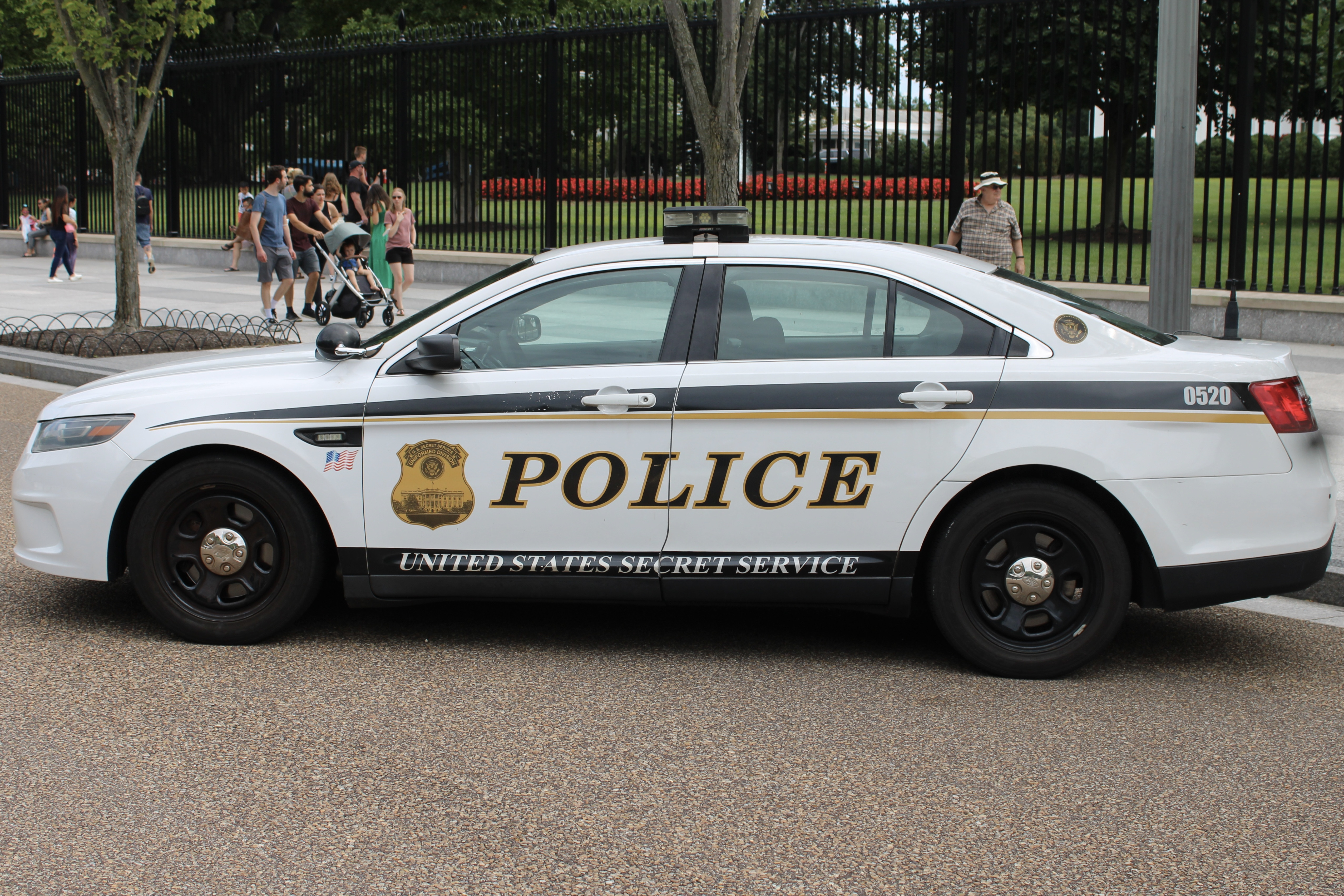 A photo  of United States Secret Service
            Cruiser 0520, a 2013-2019 Ford Police Interceptor Sedan             taken by @riemergencyvehicles