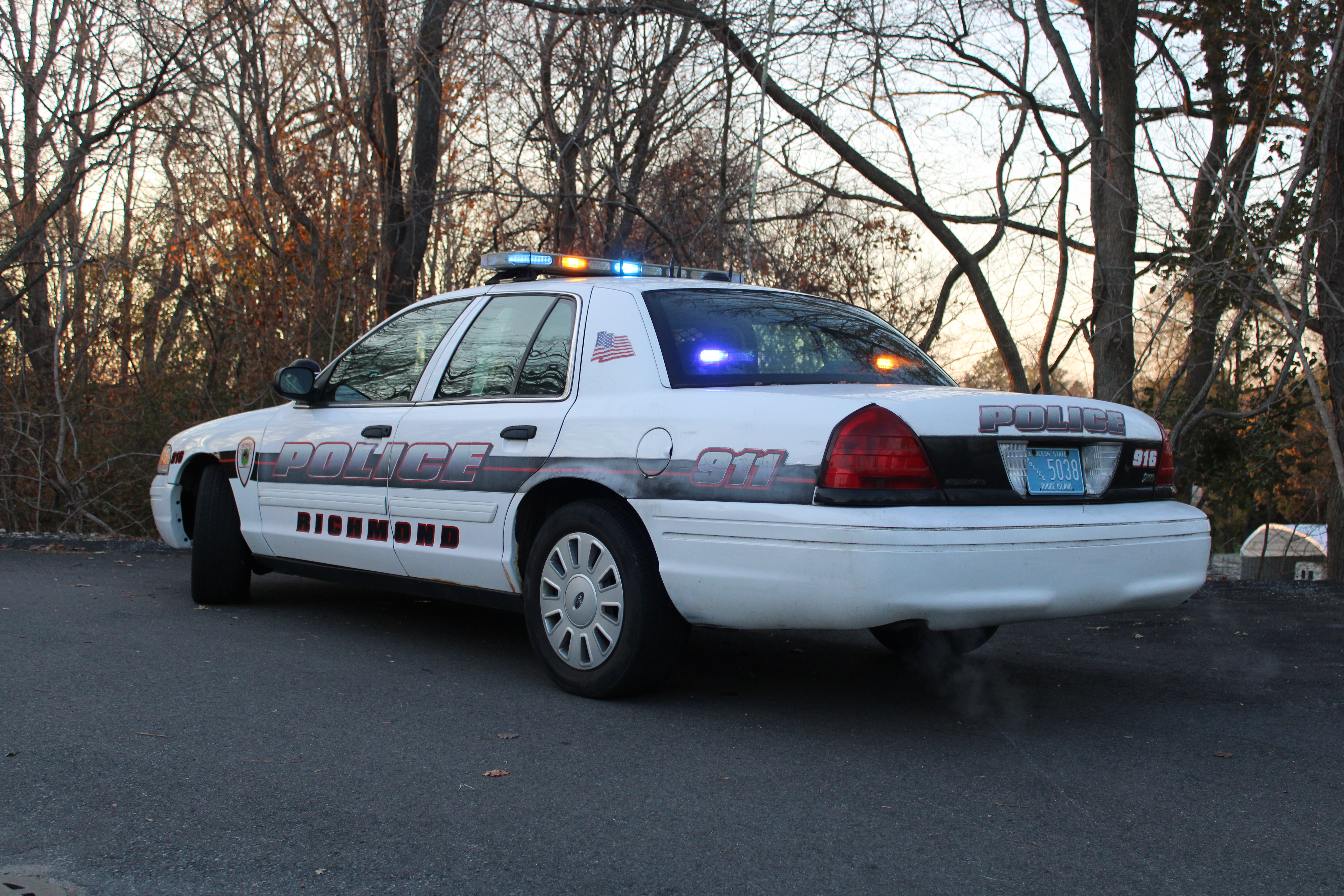 A photo  of Richmond Police
            Cruiser 916, a 2009-2011 Ford Crown Victoria Police Interceptor             taken by @riemergencyvehicles