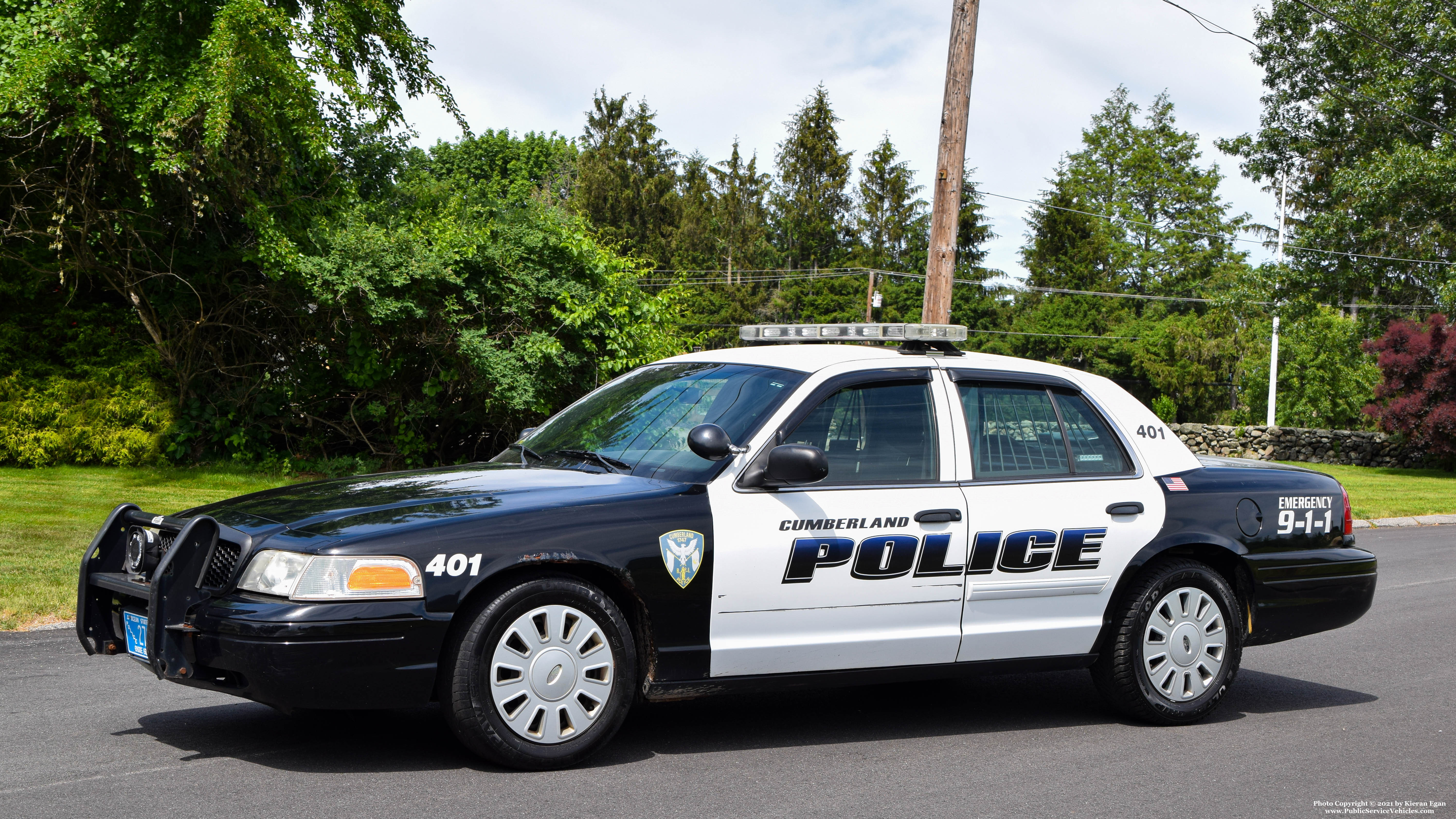 A photo  of Cumberland Police
            Cruiser 401, a 2009-2011 Ford Crown Victoria Police Interceptor             taken by Kieran Egan