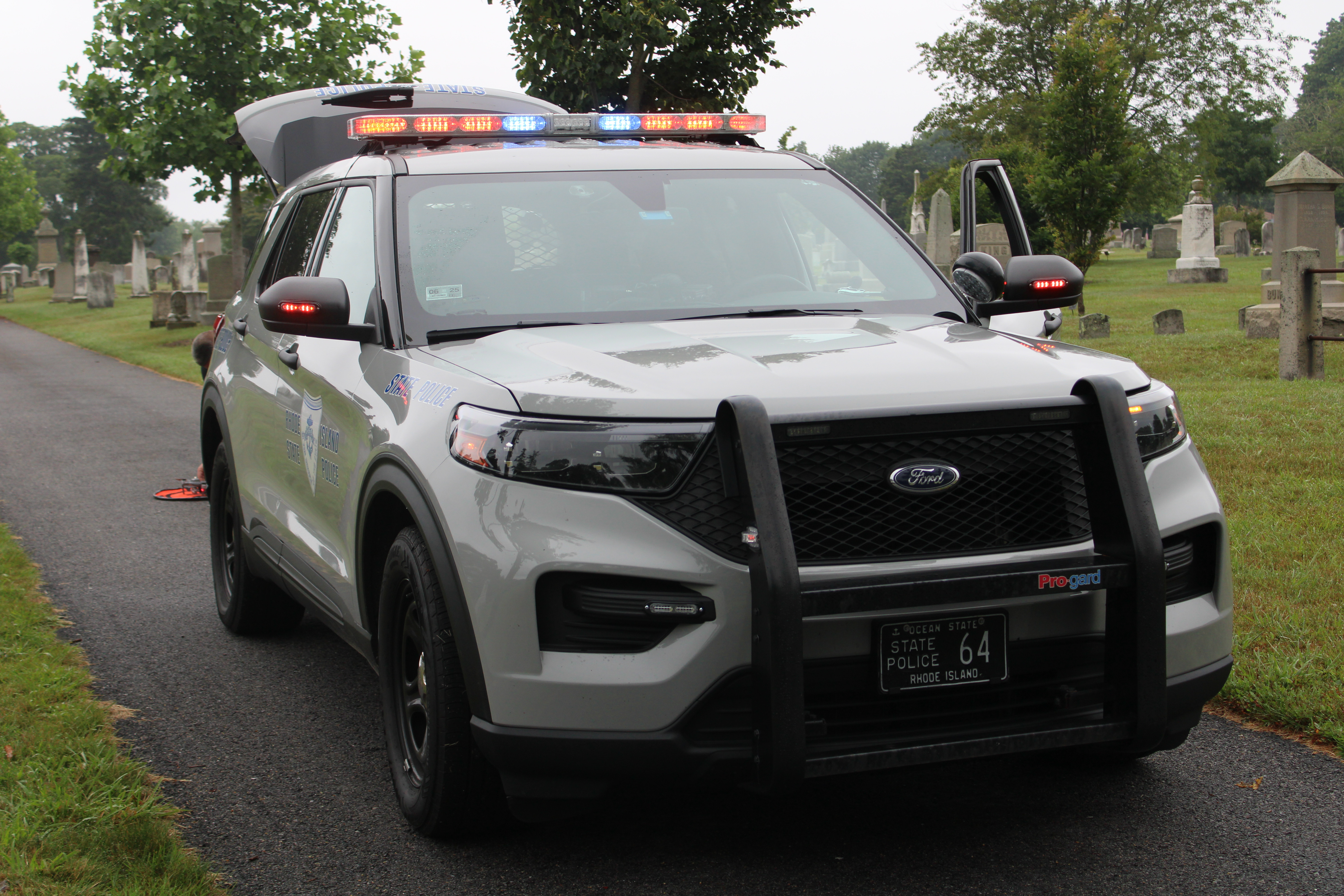 A photo  of Rhode Island State Police
            Cruiser 64, a 2022 Ford Police Interceptor Utility             taken by @riemergencyvehicles