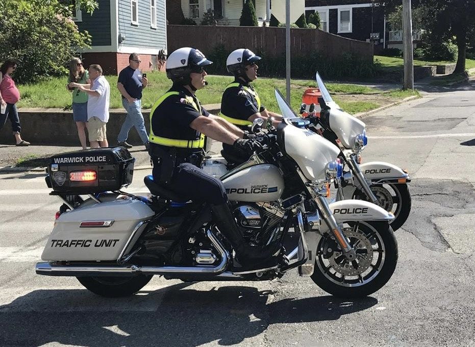 A photo  of Warwick Police
            Motorcycle 1, a 2010-2015 Harley Davidson Electra Glide             taken by @riemergencyvehicles