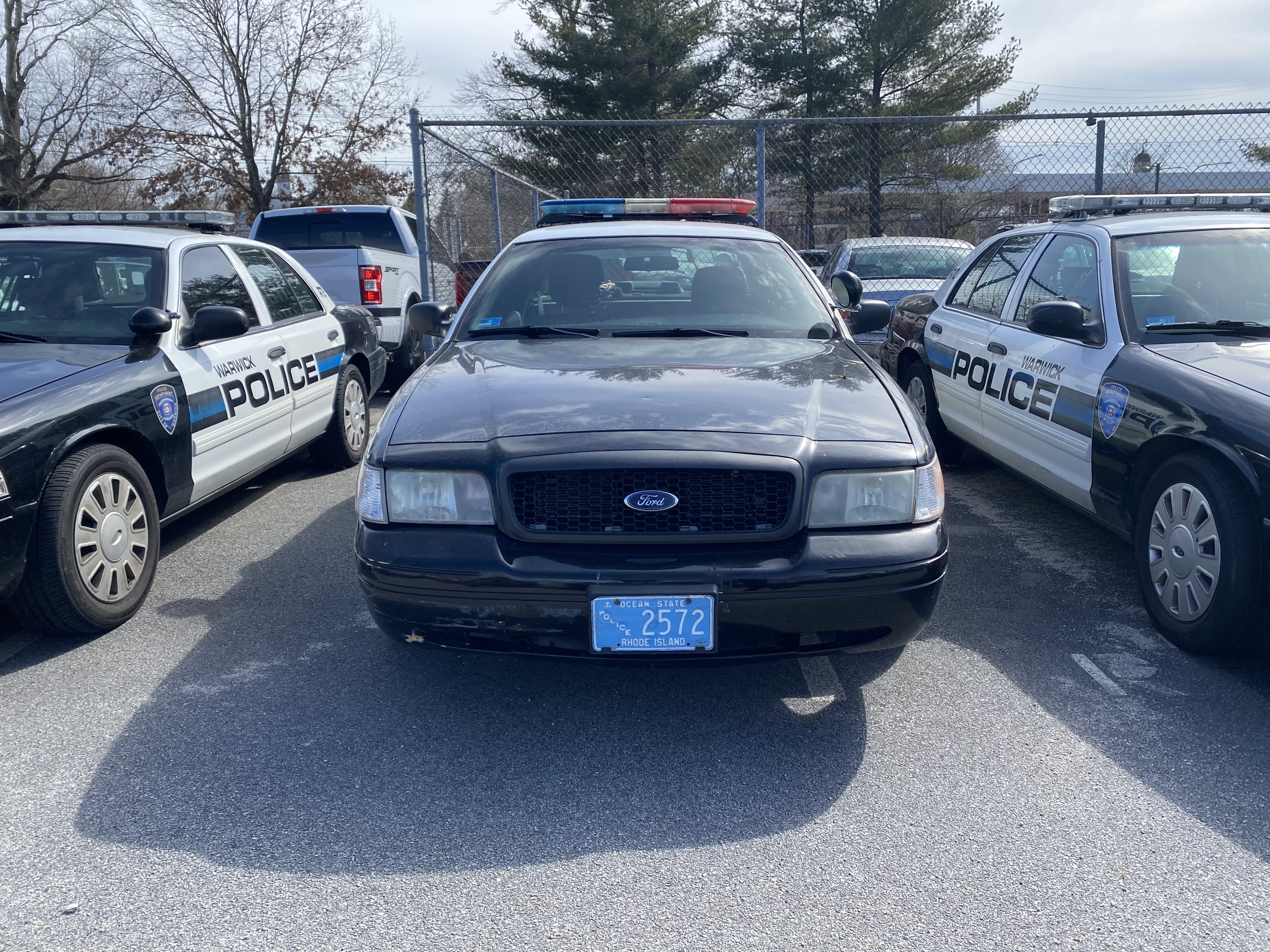 A photo  of Warwick Police
            Cruiser R-76, a 2009-2011 Ford Crown Victoria Police Interceptor             taken by @riemergencyvehicles