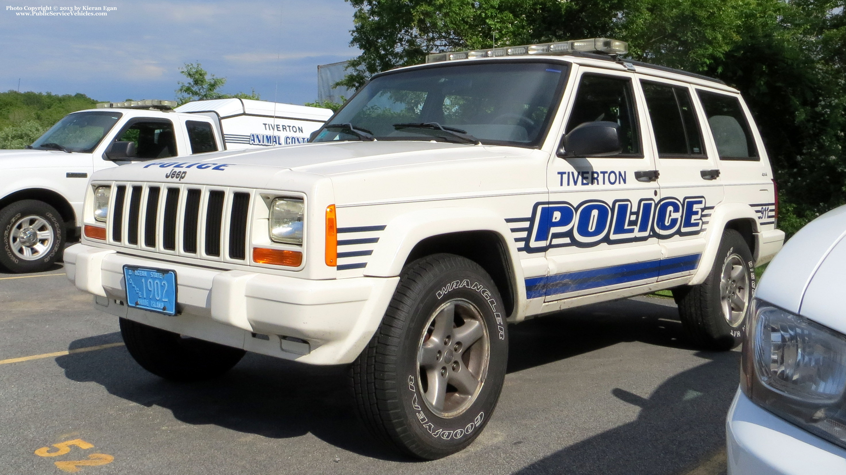 A photo  of Tiverton Police
            Car 52, a 1997-2001 Jeep Cherokee             taken by Kieran Egan