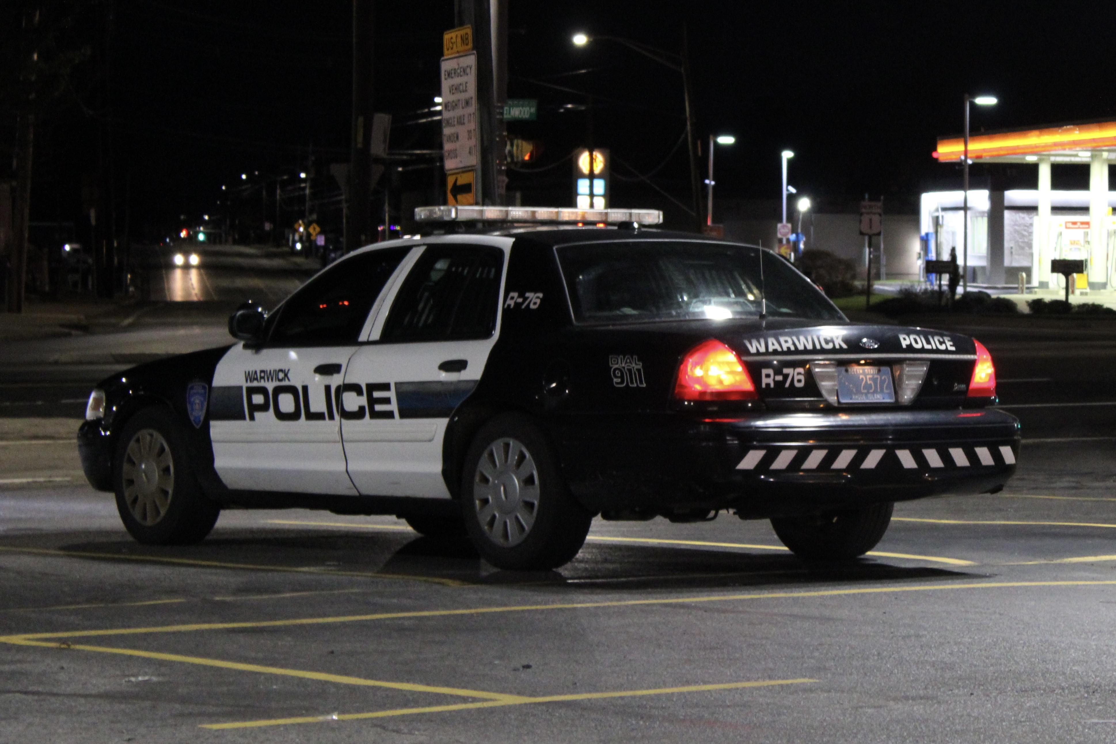 A photo  of Warwick Police
            Cruiser R-76, a 2009-2011 Ford Crown Victoria Police Interceptor             taken by @riemergencyvehicles