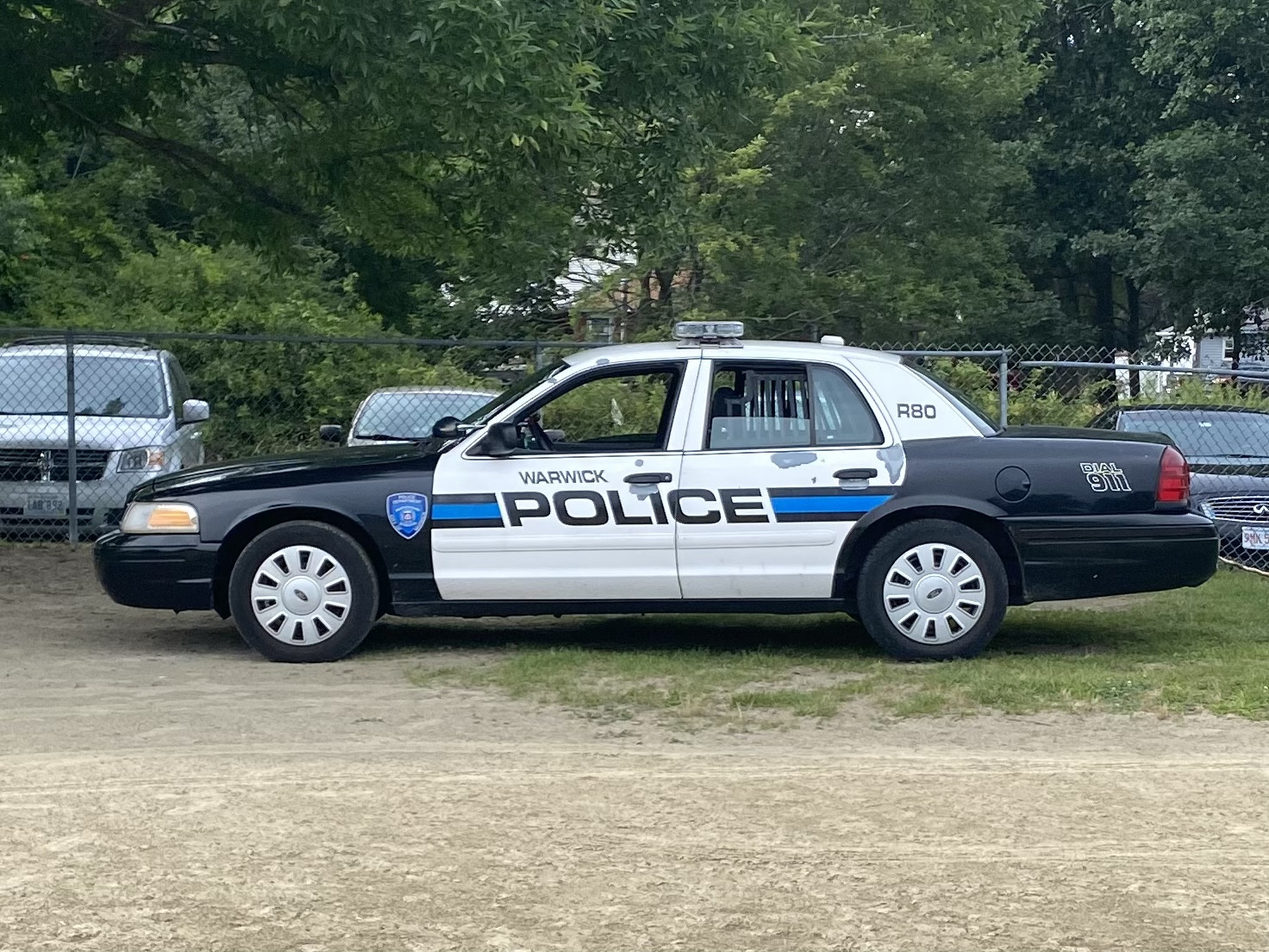 A photo  of Warwick Police
            Cruiser R-80, a 2006-2008 Ford Crown Victoria Police Interceptor             taken by @riemergencyvehicles