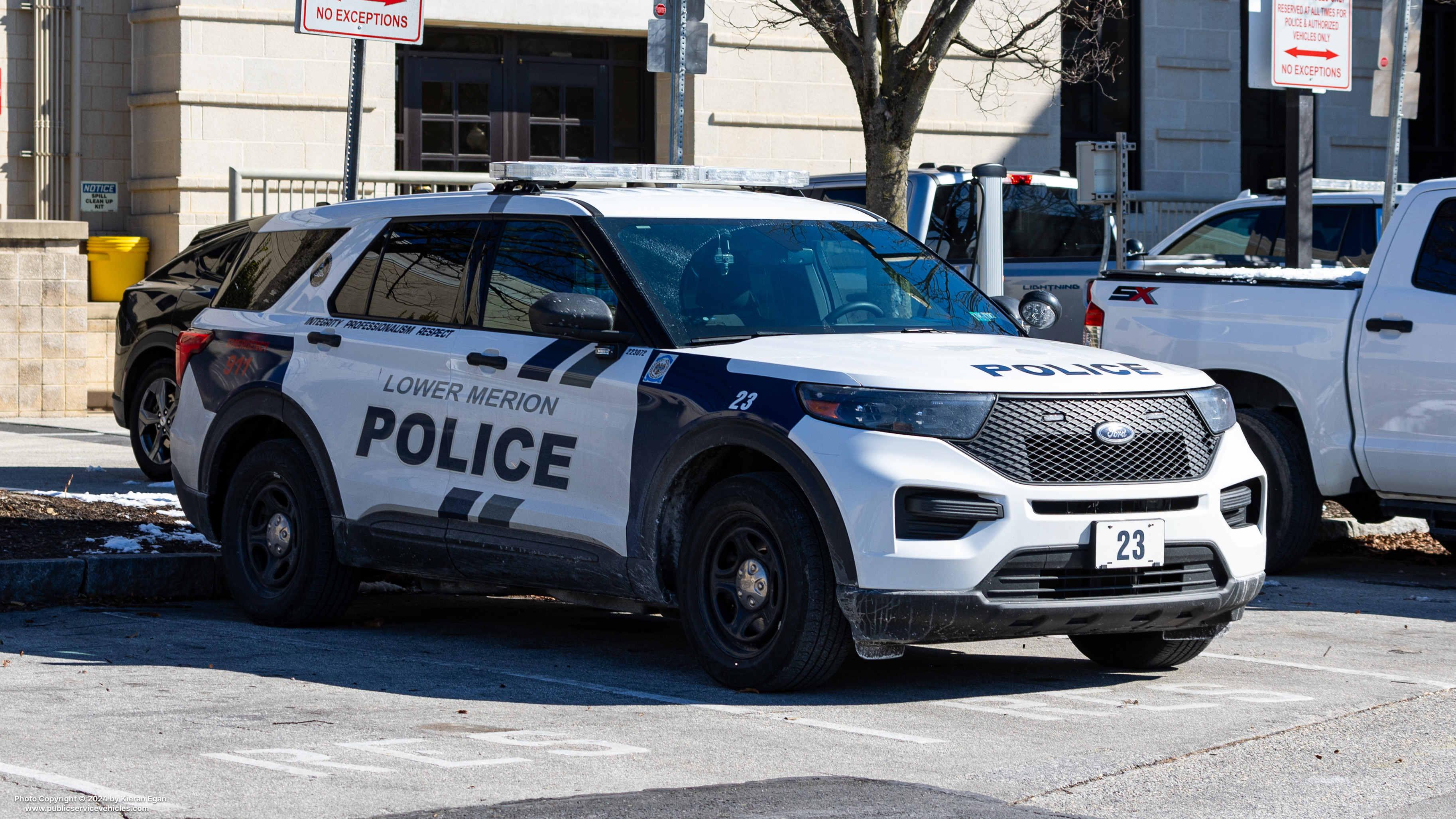 Photo of Cruiser 23 - PublicServiceVehicles.com