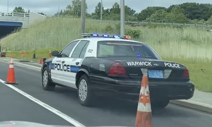 A photo  of Warwick Police
            Cruiser R-80, a 2006-2008 Ford Crown Victoria Police Interceptor             taken by @riemergencyvehicles