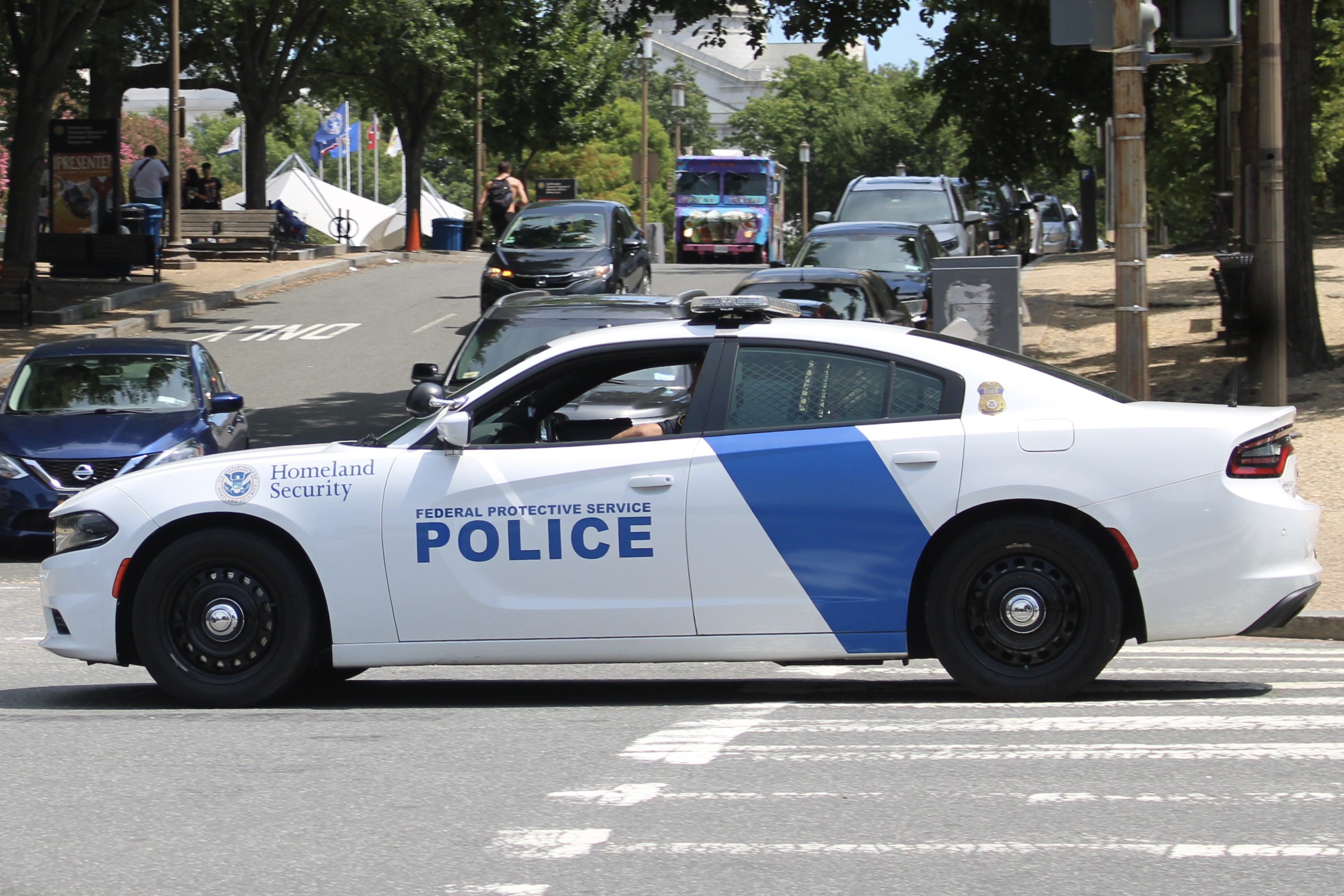 A photo  of Federal Protective Services Police
            Cruise 1260, a 2015-2022 Dodge Charger             taken by @riemergencyvehicles