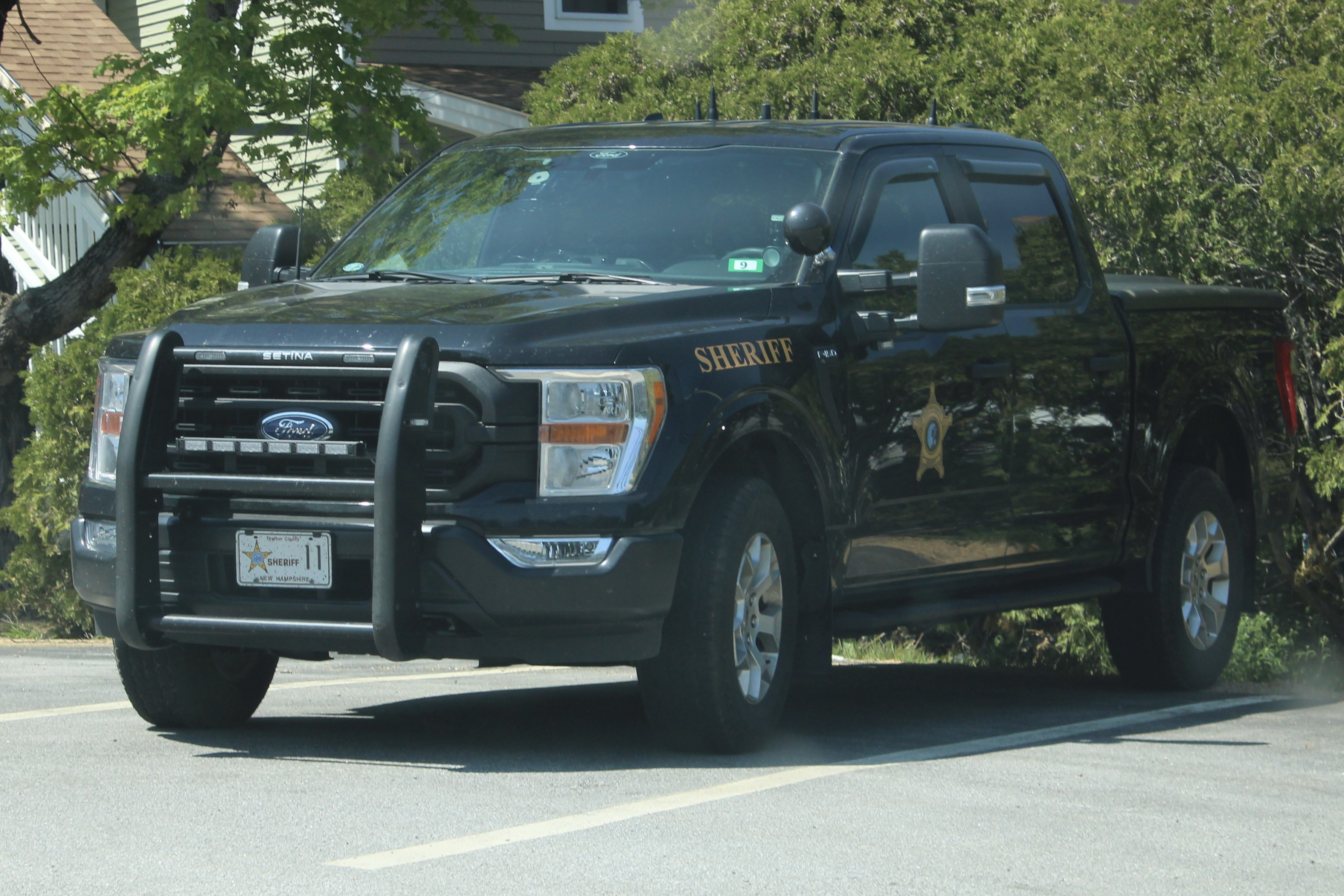 A photo  of Grafton County Sheriff
            Car 11, a 2021-2022 Ford F-150 Police Responder             taken by @riemergencyvehicles