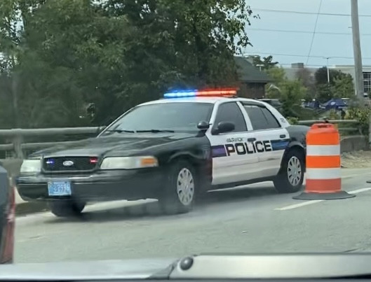 A photo  of Warwick Police
            Cruiser R-81, a 2009-2011 Ford Crown Victoria Police Interceptor             taken by @riemergencyvehicles