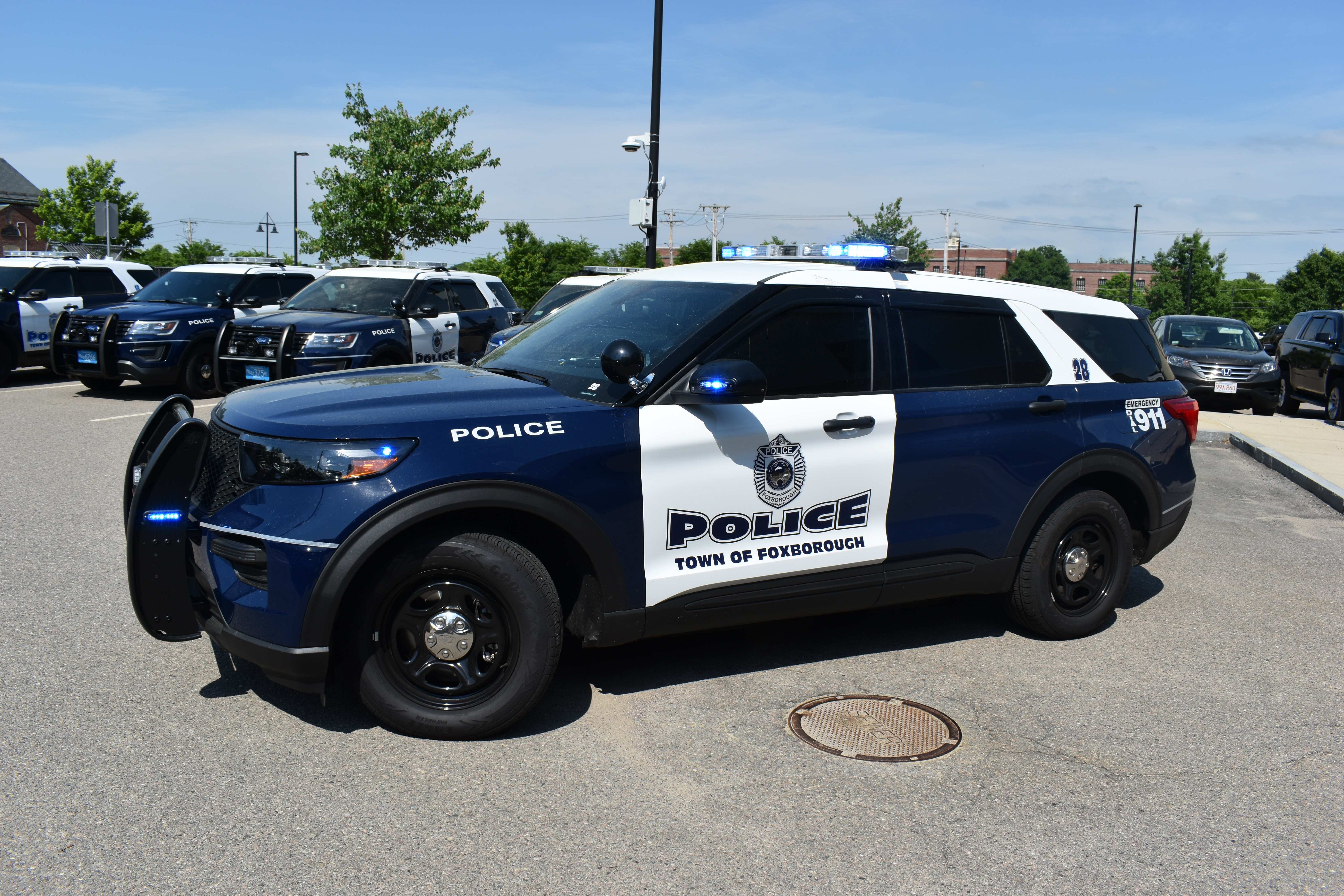 A photo  of Foxborough Police
            Cruiser 28, a 2020 Ford Police Interceptor Utility             taken by Nate Hall