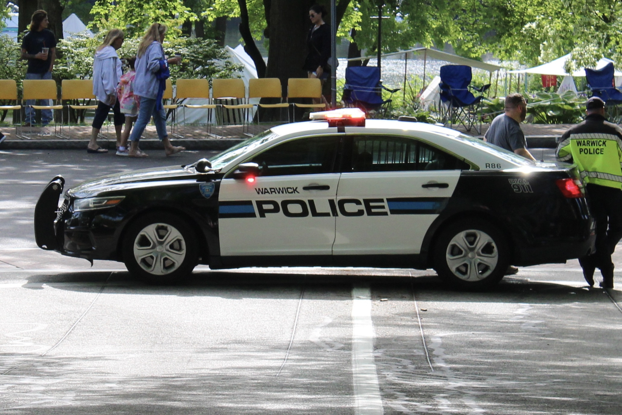 A photo  of Warwick Police
            Cruiser R-86, a 2015 Ford Police Interceptor Sedan             taken by @riemergencyvehicles